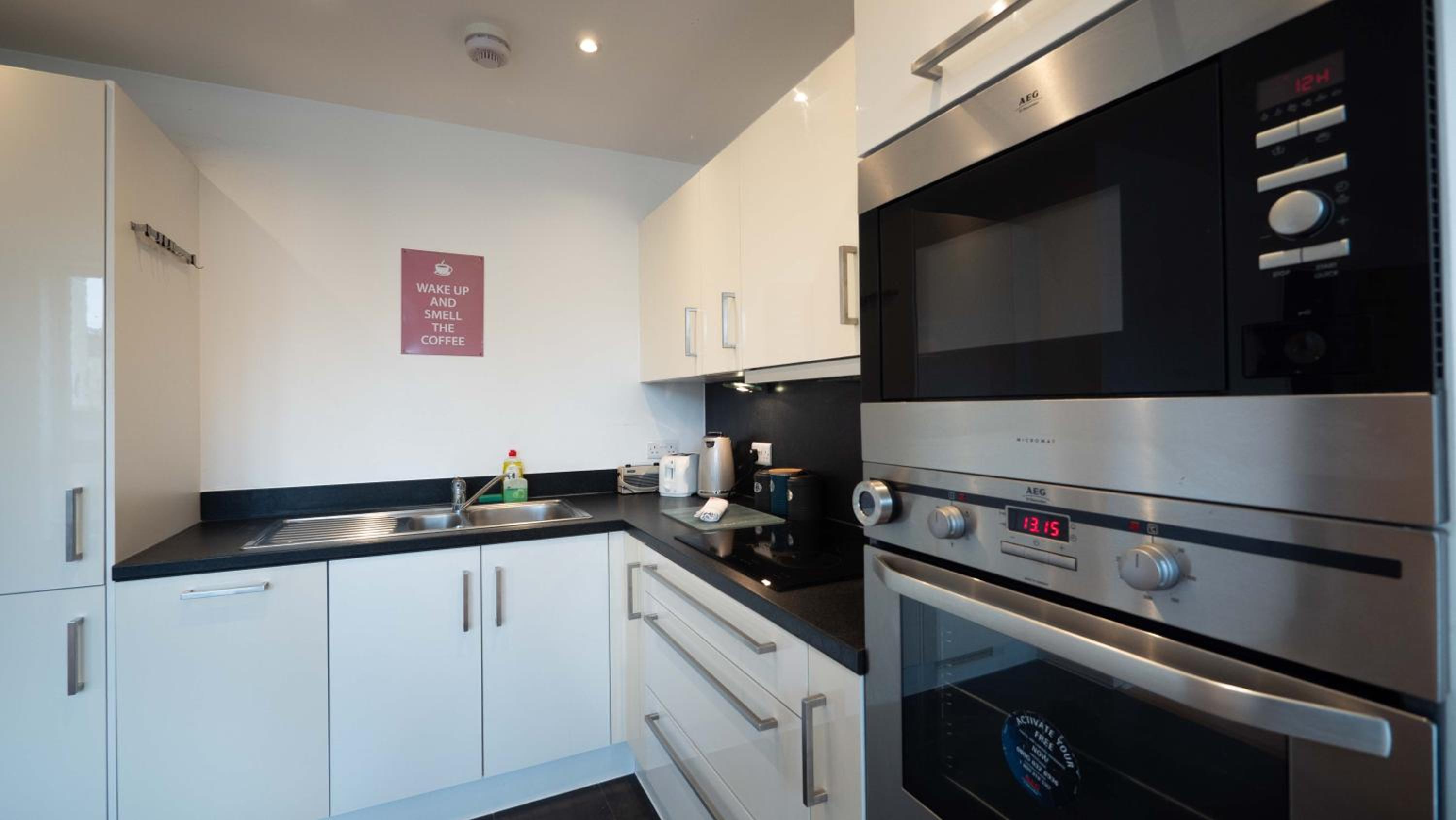 Central gorgeous flat with parking view 5