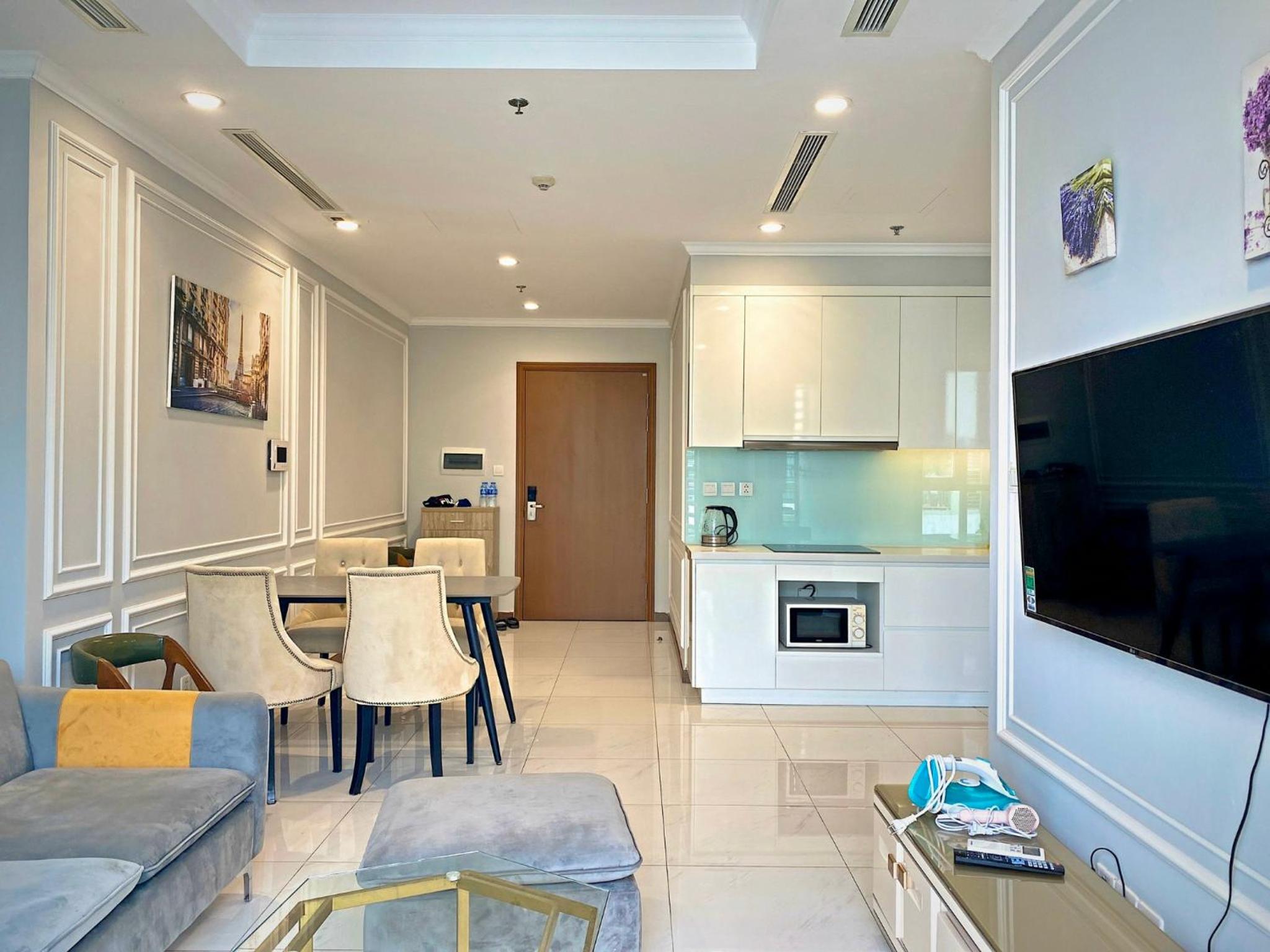 Vinhomes Central Park - Luxury 1,2,3,4 bedroom apartments - Khu đô thị ven sông đẹp nhất TP HCM