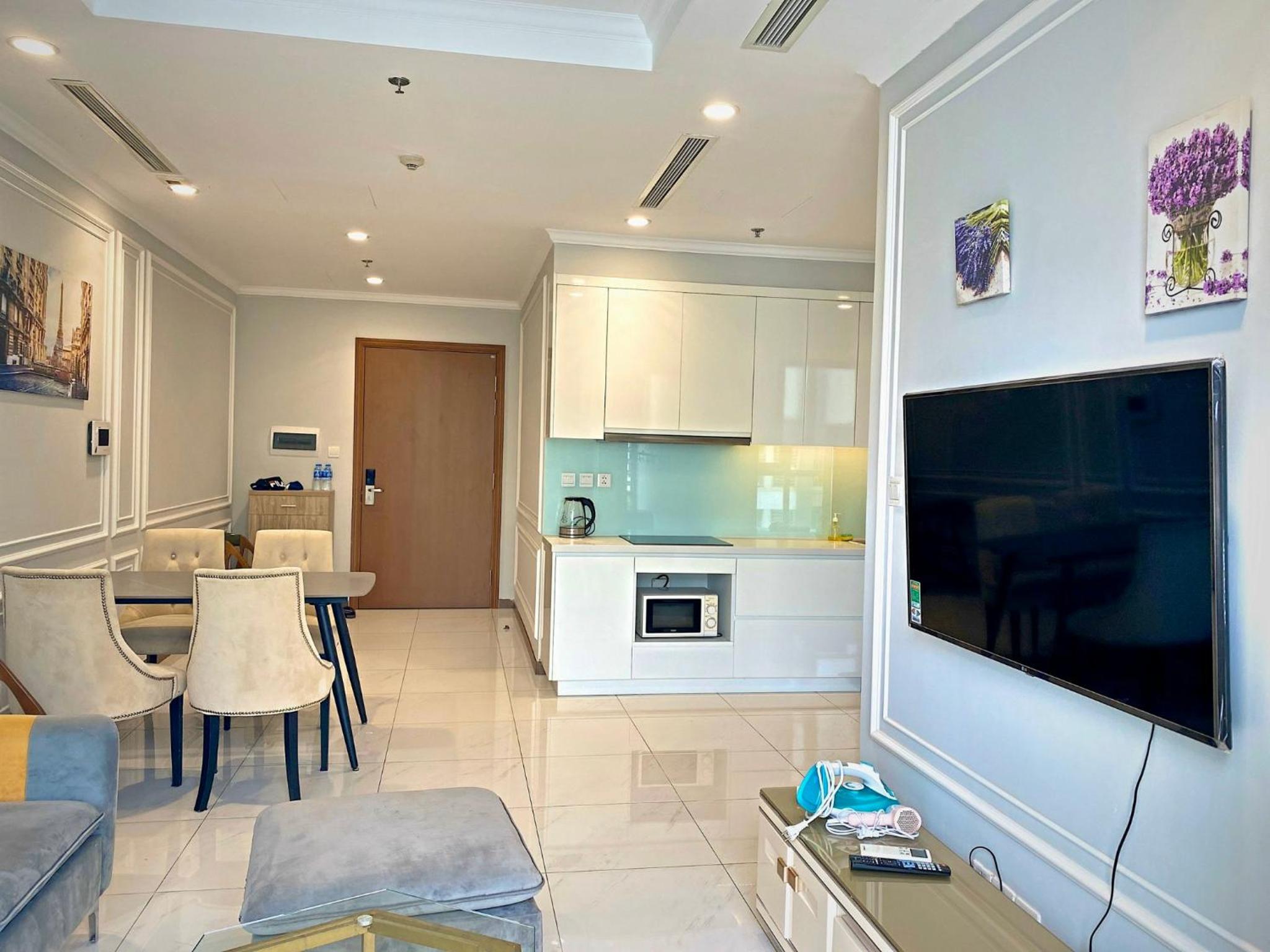 Vinhomes Central Park - Luxury 1,2,3,4 bedroom apartments - Khu đô thị ven sông đẹp nhất TP HCM