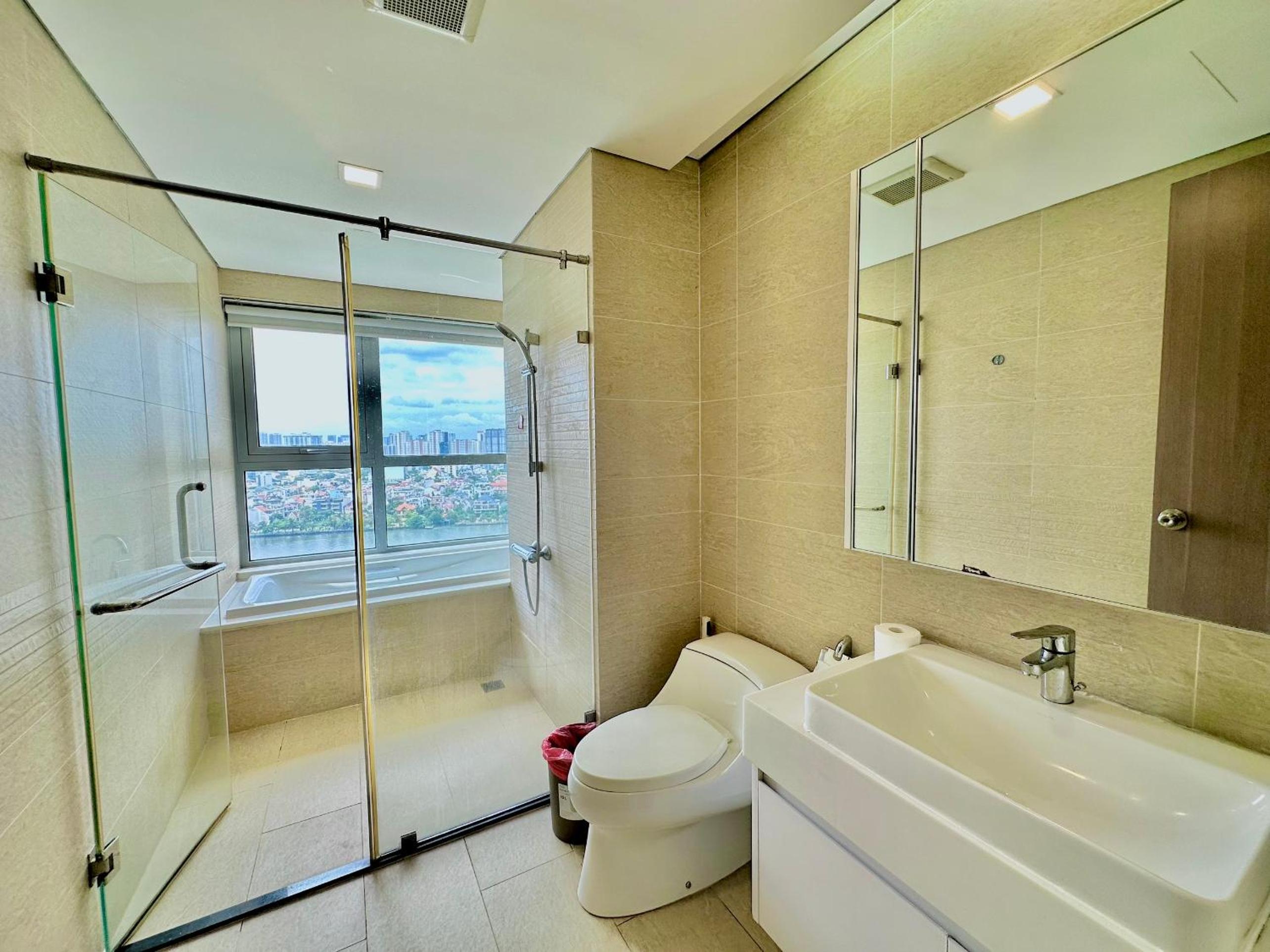 Vinhomes Central Park - Luxury 1,2,3,4 bedroom apartments - Khu đô thị ven sông đẹp nhất TP HCM