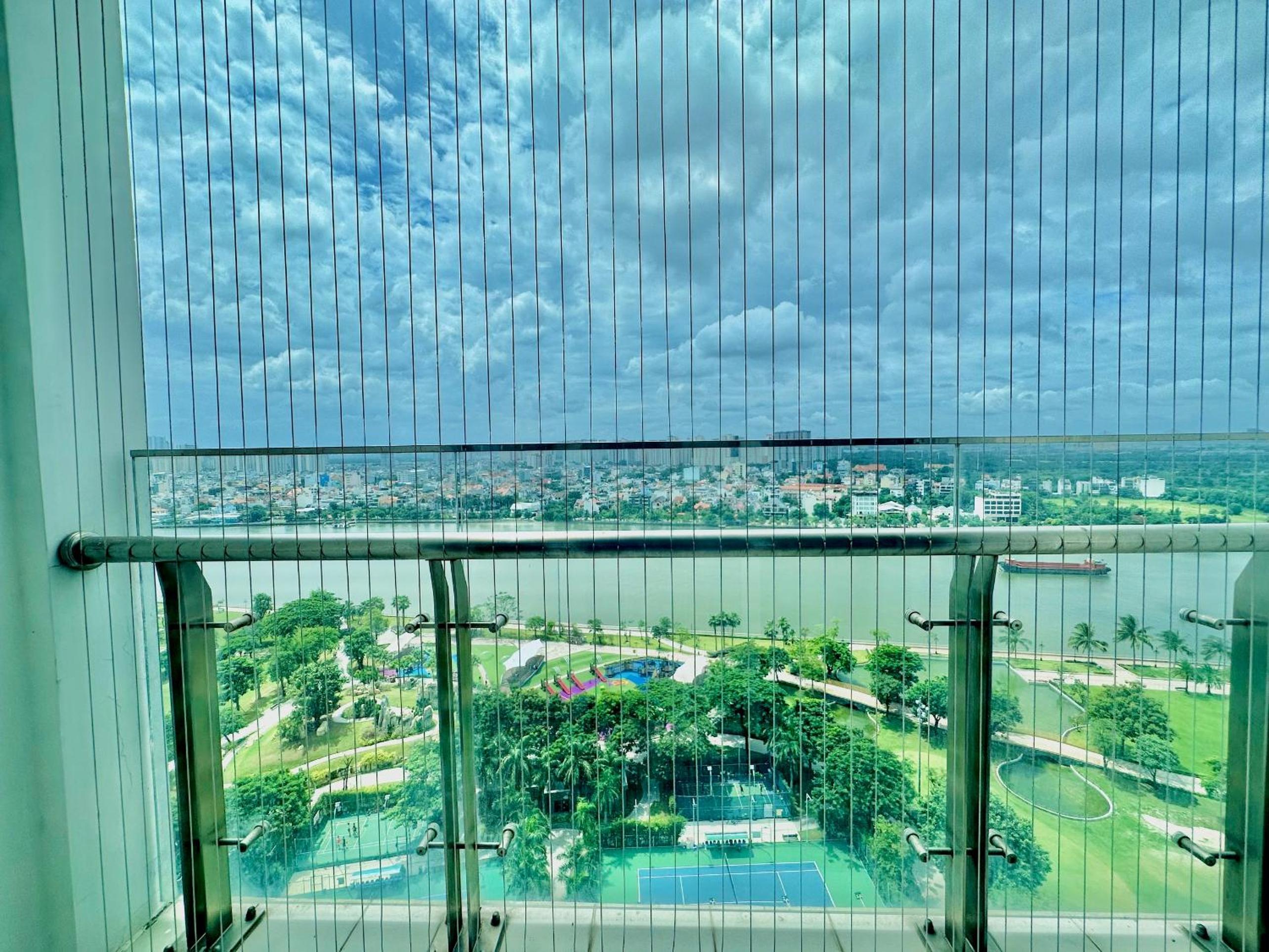 Vinhomes Central Park - Luxury 1,2,3,4 bedroom apartments - Khu đô thị ven sông đẹp nhất TP HCM