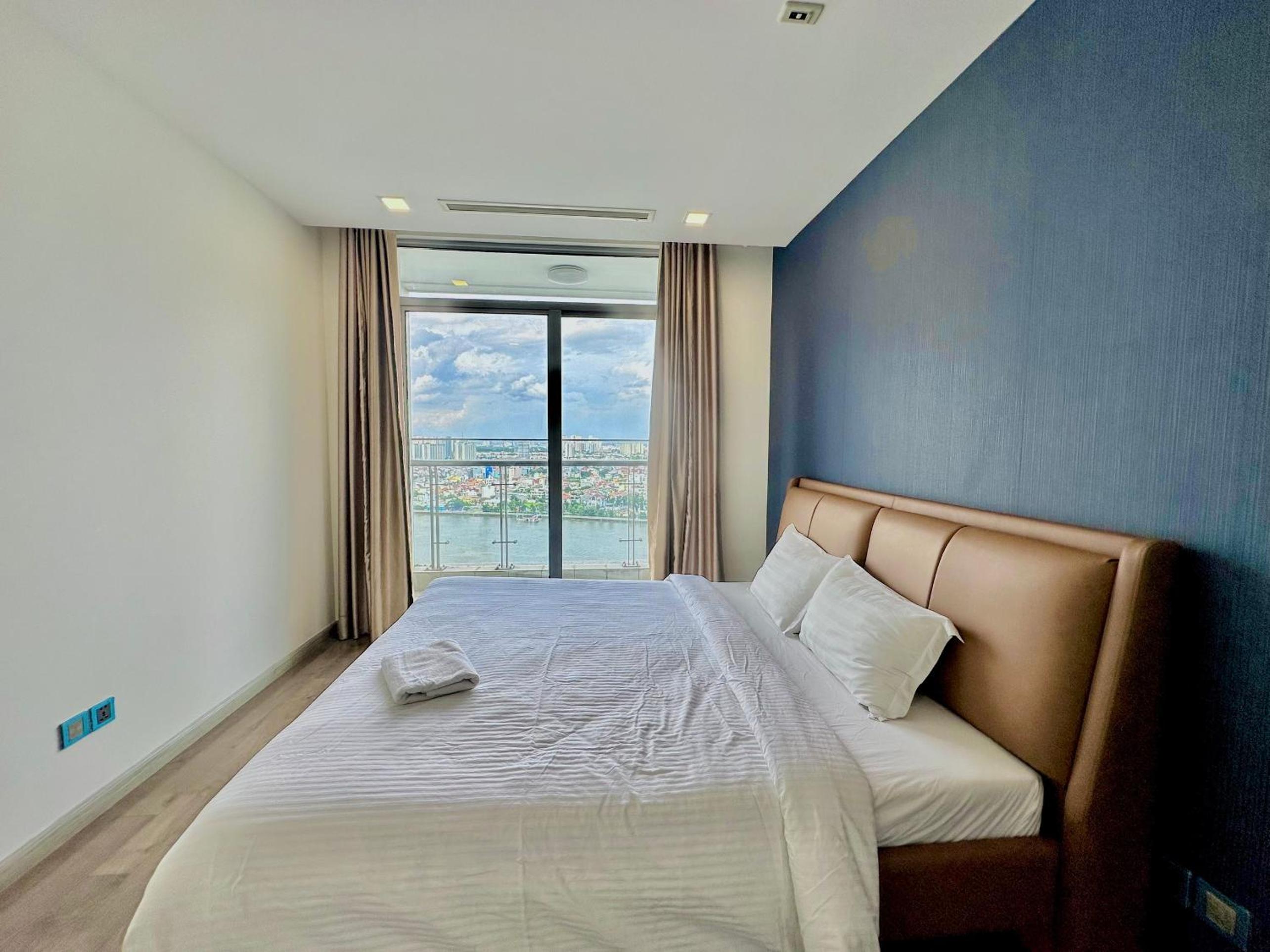 Vinhomes Central Park - Luxury 1,2,3,4 bedroom apartments - Khu đô thị ven sông đẹp nhất TP HCM