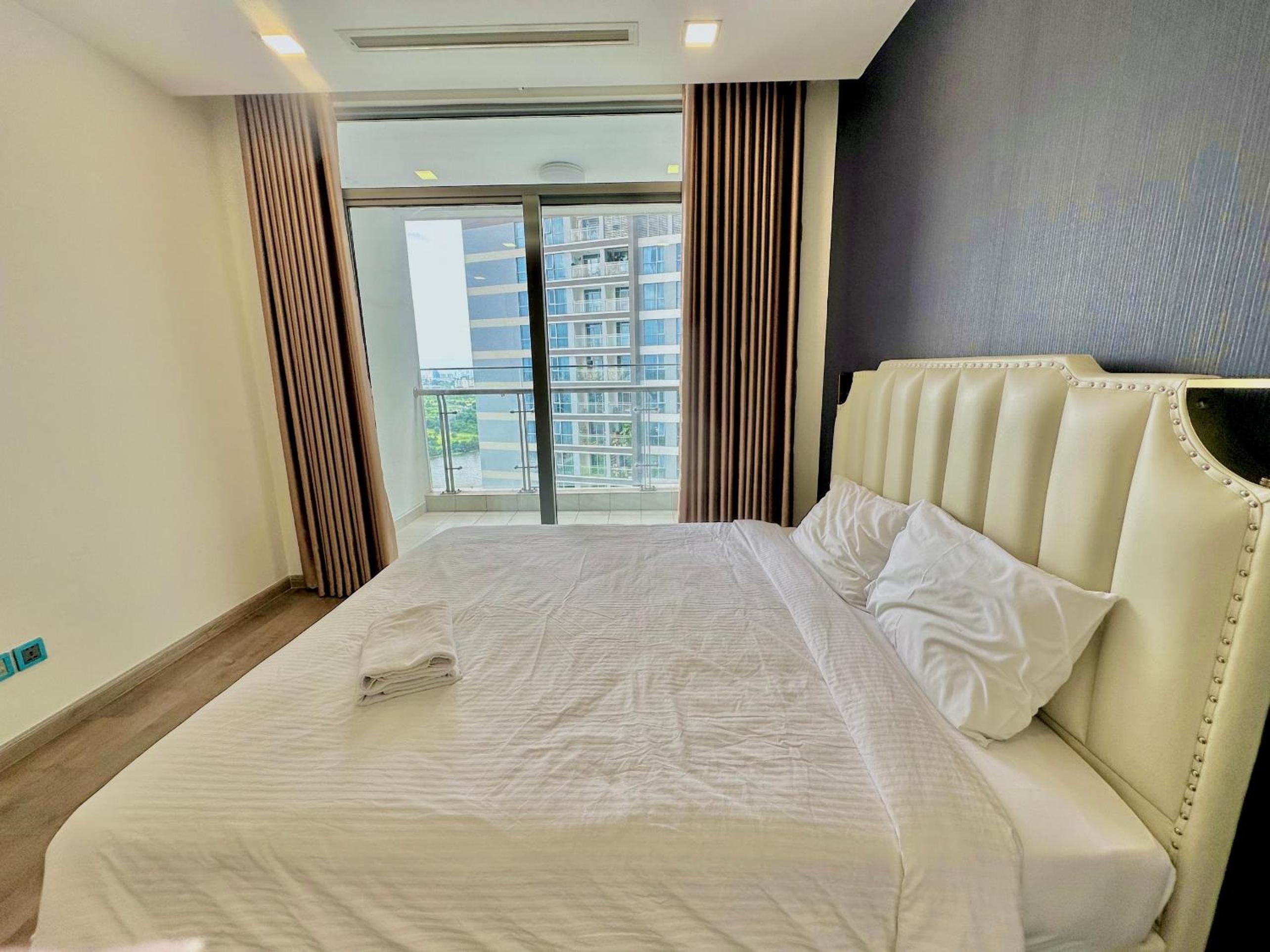 Vinhomes Central Park - Luxury 1,2,3,4 bedroom apartments - Khu đô thị ven sông đẹp nhất TP HCM