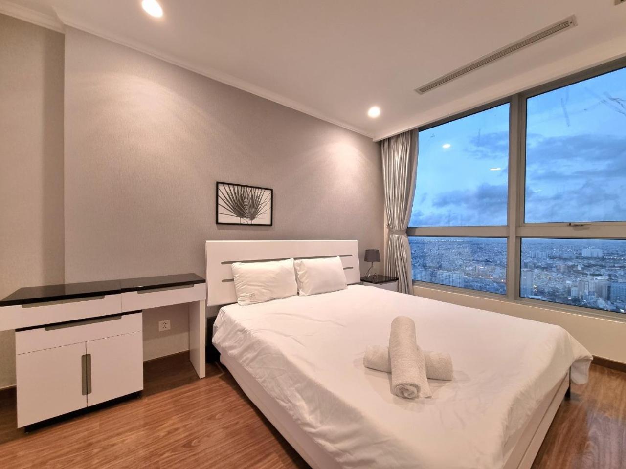 Vinhomes Central Park - Luxury 1,2,3,4 bedroom apartments - Khu đô thị ven sông đẹp nhất TP HCM
