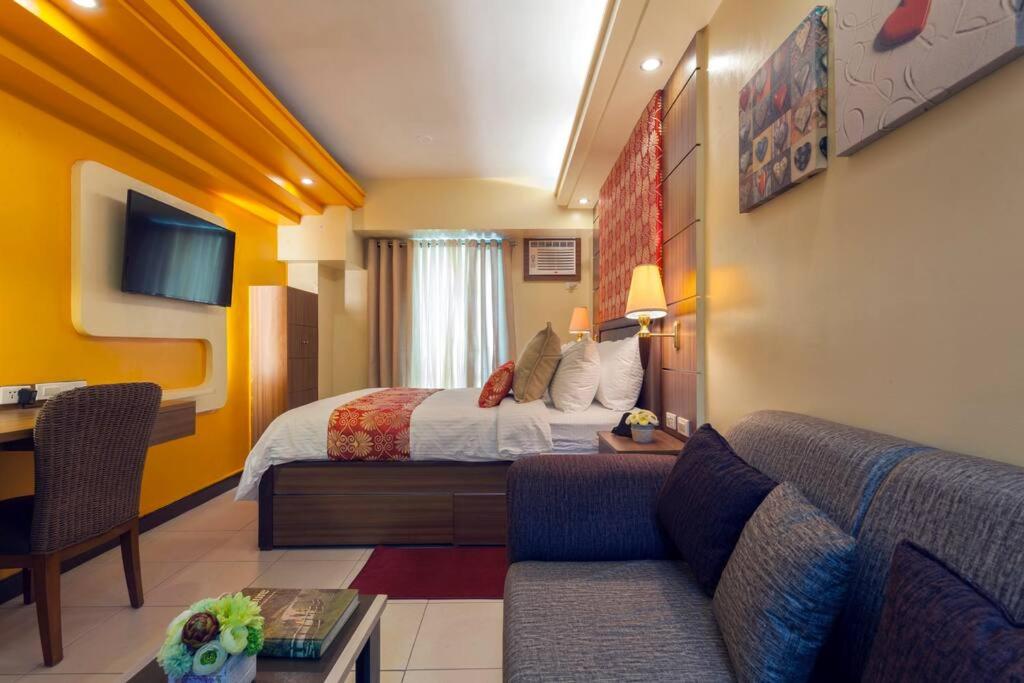 Tivoli Garden Residences - Iris Tower view 4