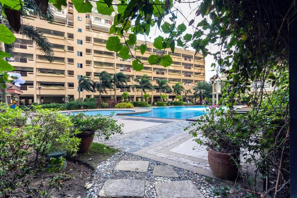 Tivoli Garden Residences - Iris Tower view 2