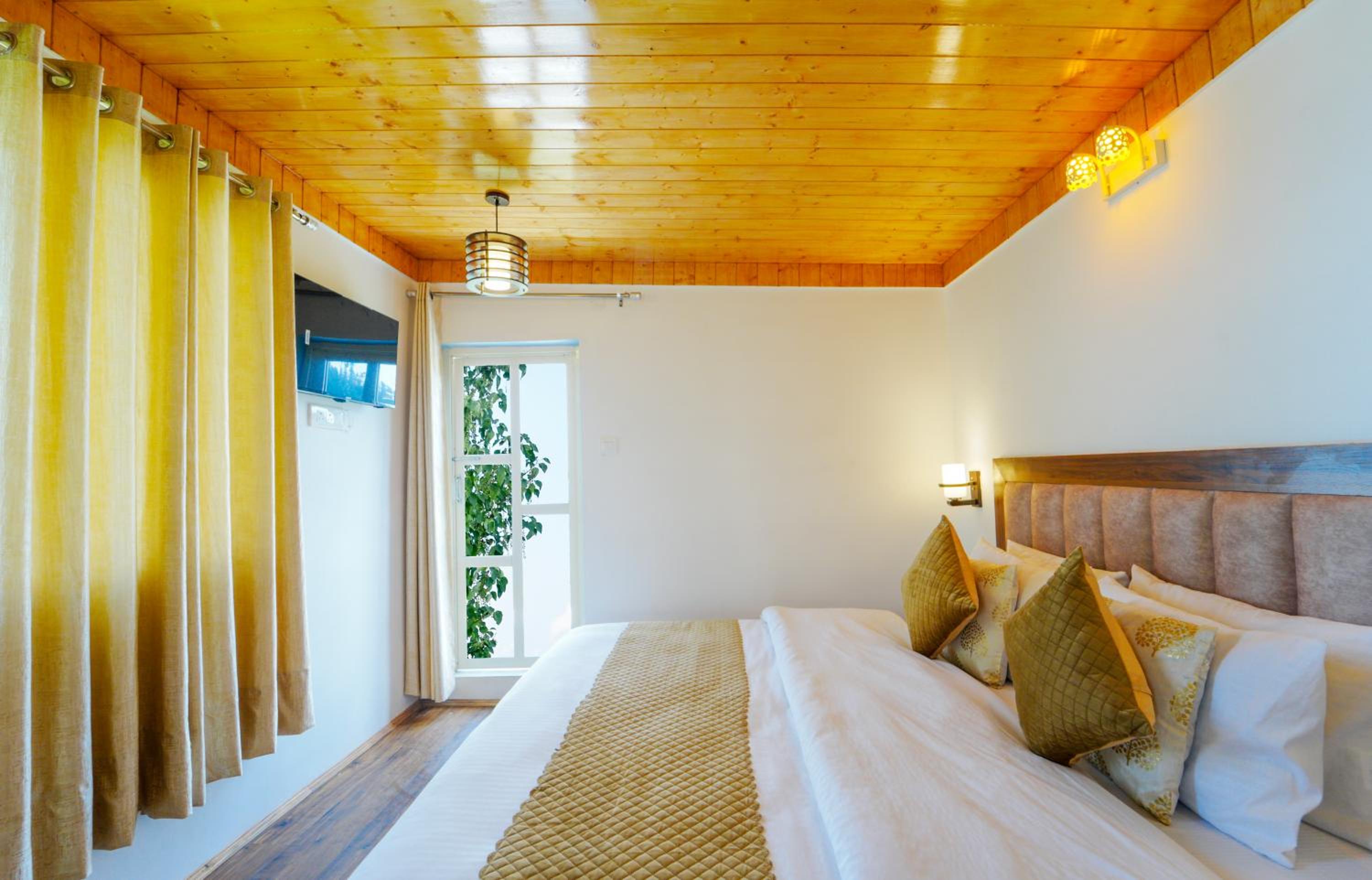 Crested View Kufri -Orchard Villa view 3