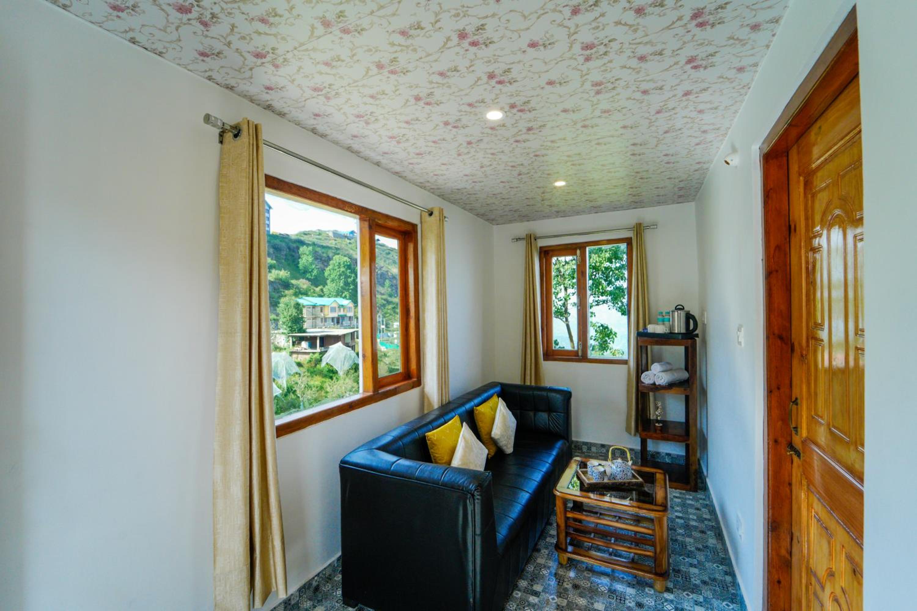 Crested View Kufri -Orchard Villa view 2