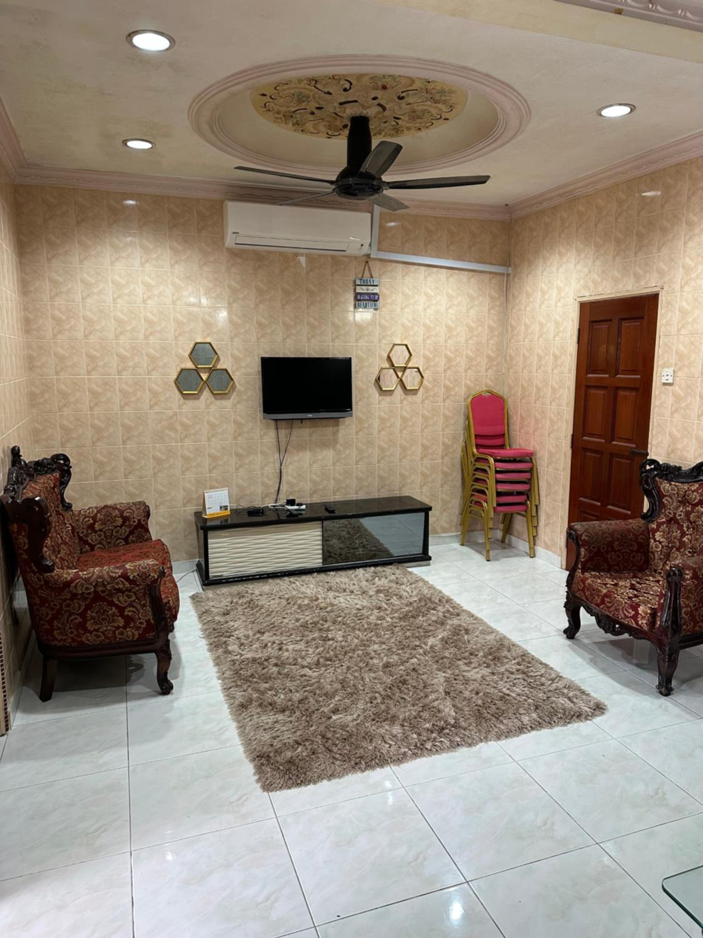Thumbs Up HomeStay photo 5