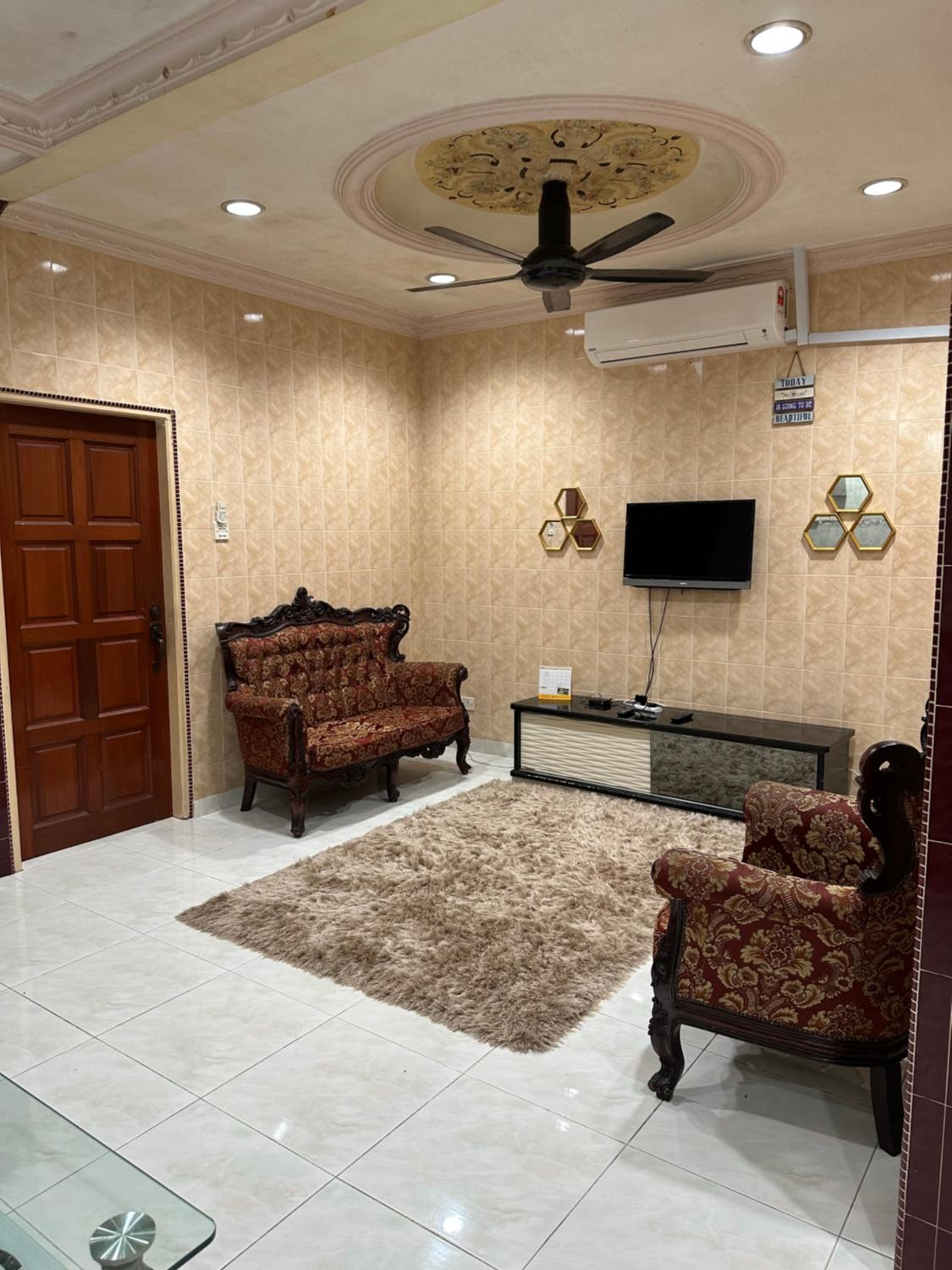 Thumbs Up HomeStay photo 6