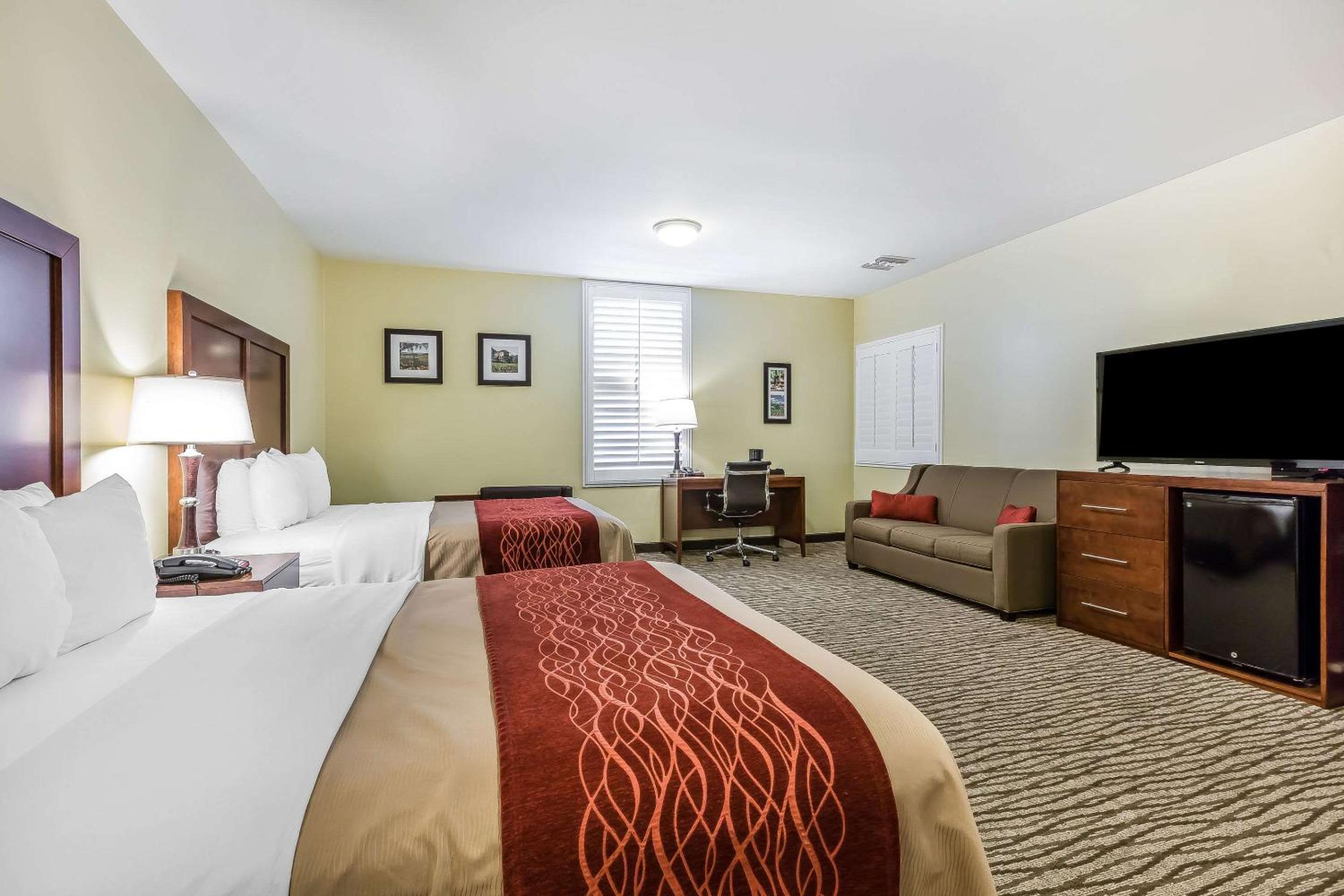 Pomona Vacations - Comfort Inn Pomona near Fairplex - Property Image 6