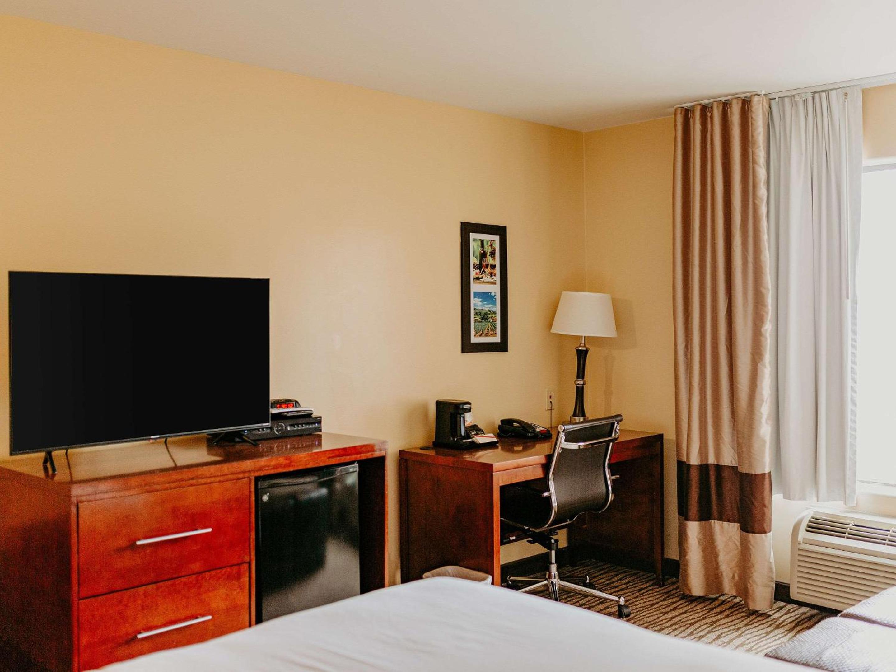 Pomona Vacations - Comfort Inn Pomona near Fairplex - Property Image 16