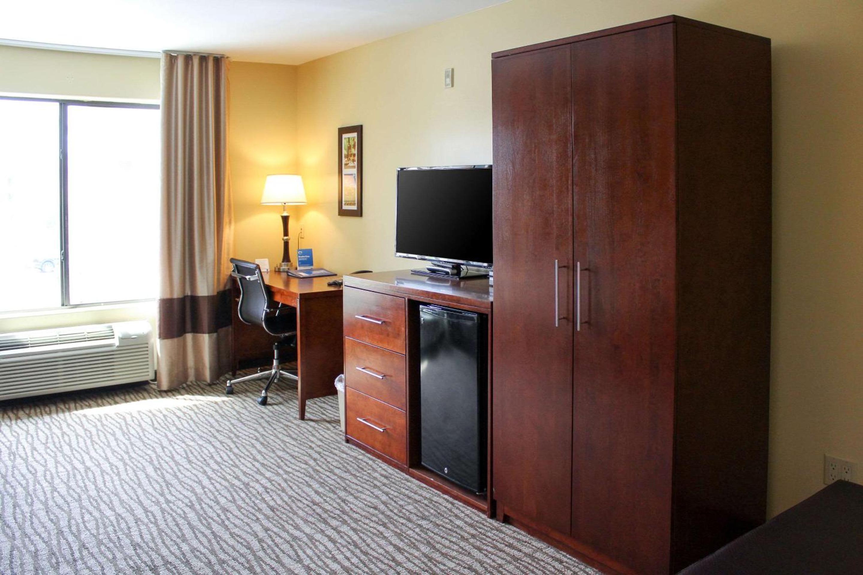 Pomona Vacations - Comfort Inn Pomona near Fairplex - Property Image 23