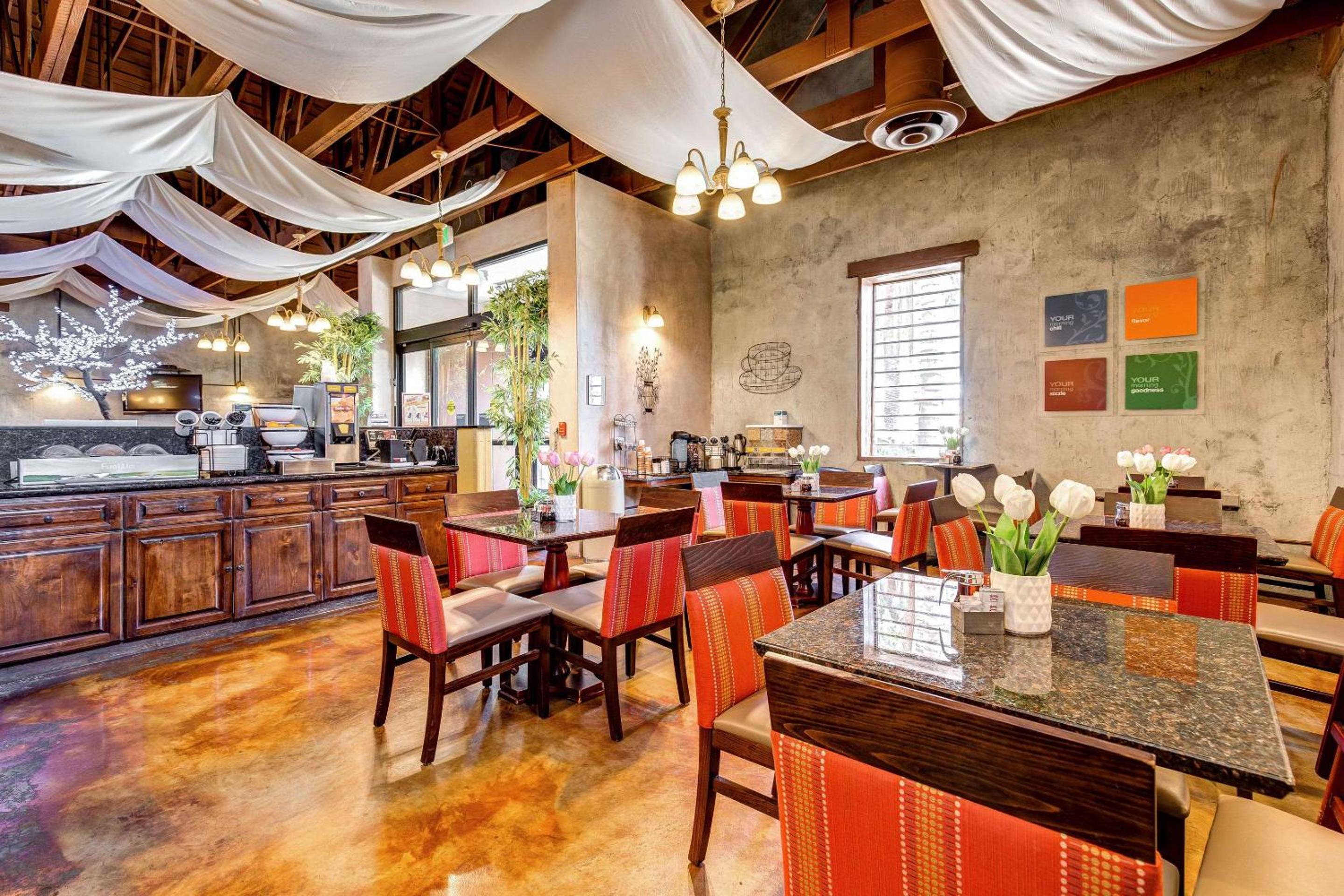 Pomona Vacations - Comfort Inn Pomona near Fairplex - Property Image 26