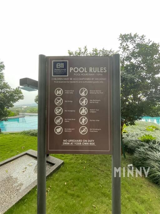 Parkland Batu 11 near MRT 5-6PAX Free Parking photo 2