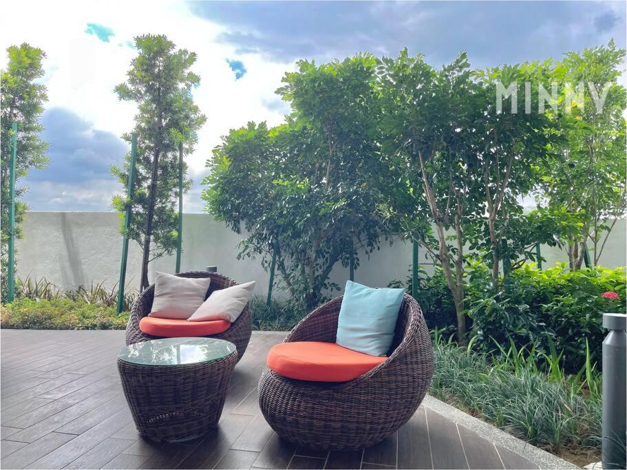 Parkland Batu 11 near MRT 5-6PAX Free Parking view 2