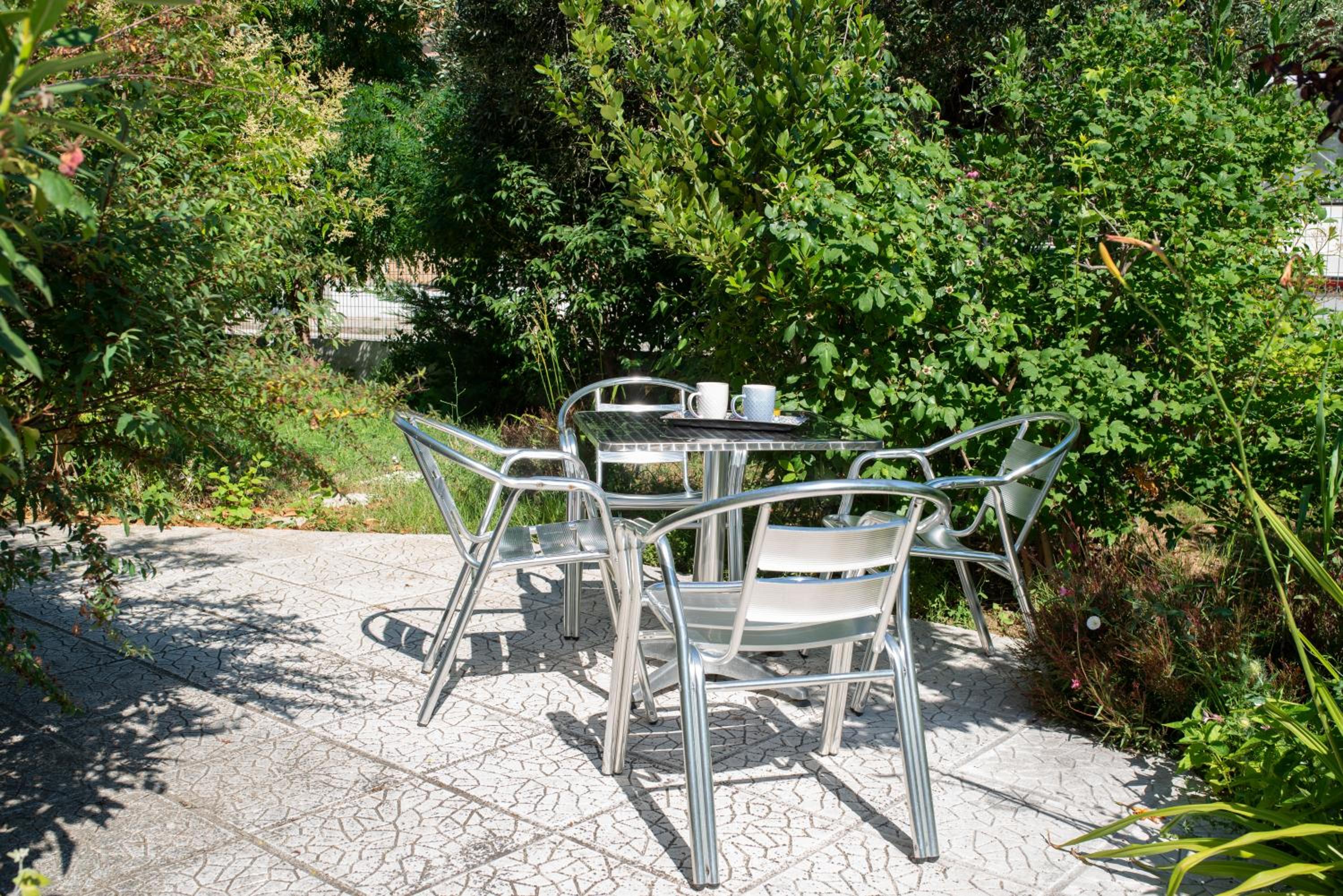 Anadora 2: Hospitable stone house with yard view 2