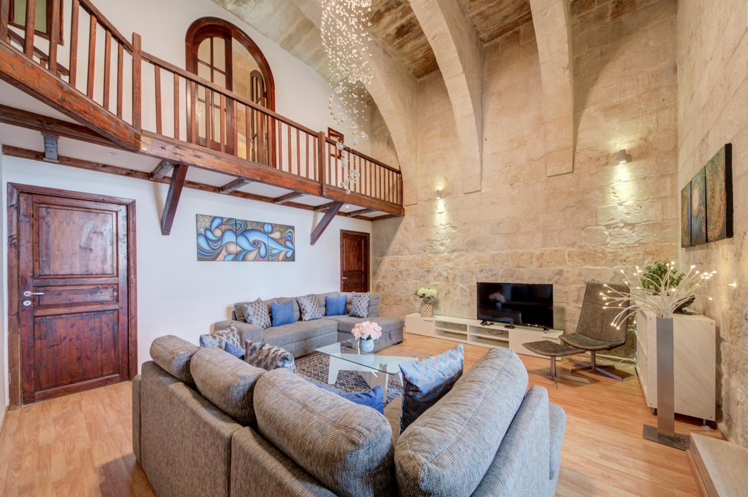Valletta Waterfront Villa with Pool and Jacuzzi view 3