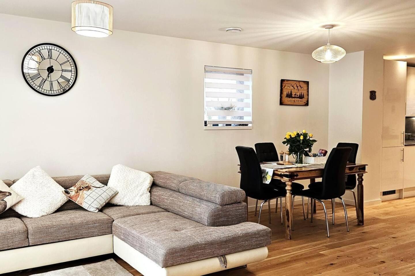 Luxury 3-Bed House in the Scottish Highlands view 4