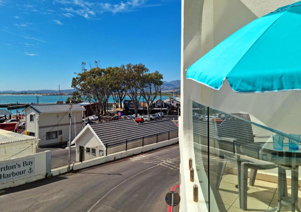 '11 Gordonia'- 2 En-suite Bedrooms, Beach access & Great location view 5