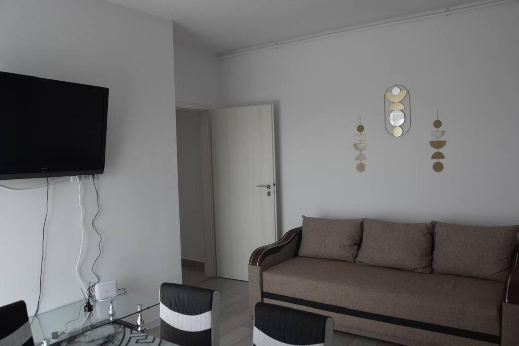Real Residence -apartament cu 3 camere- Valeni 144 view 4