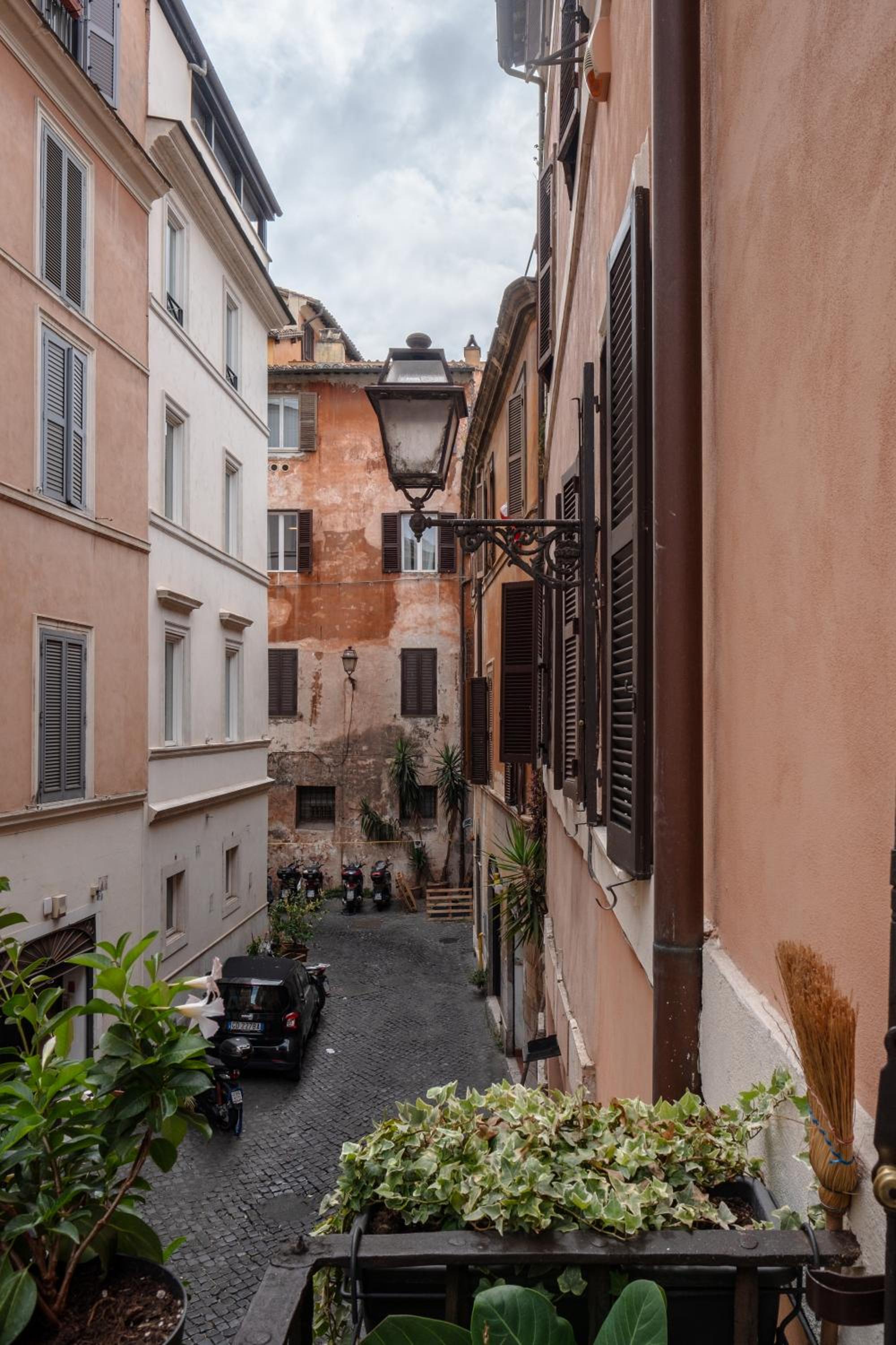 Fontanella Borghese Elegant & Beautiful Apartment
