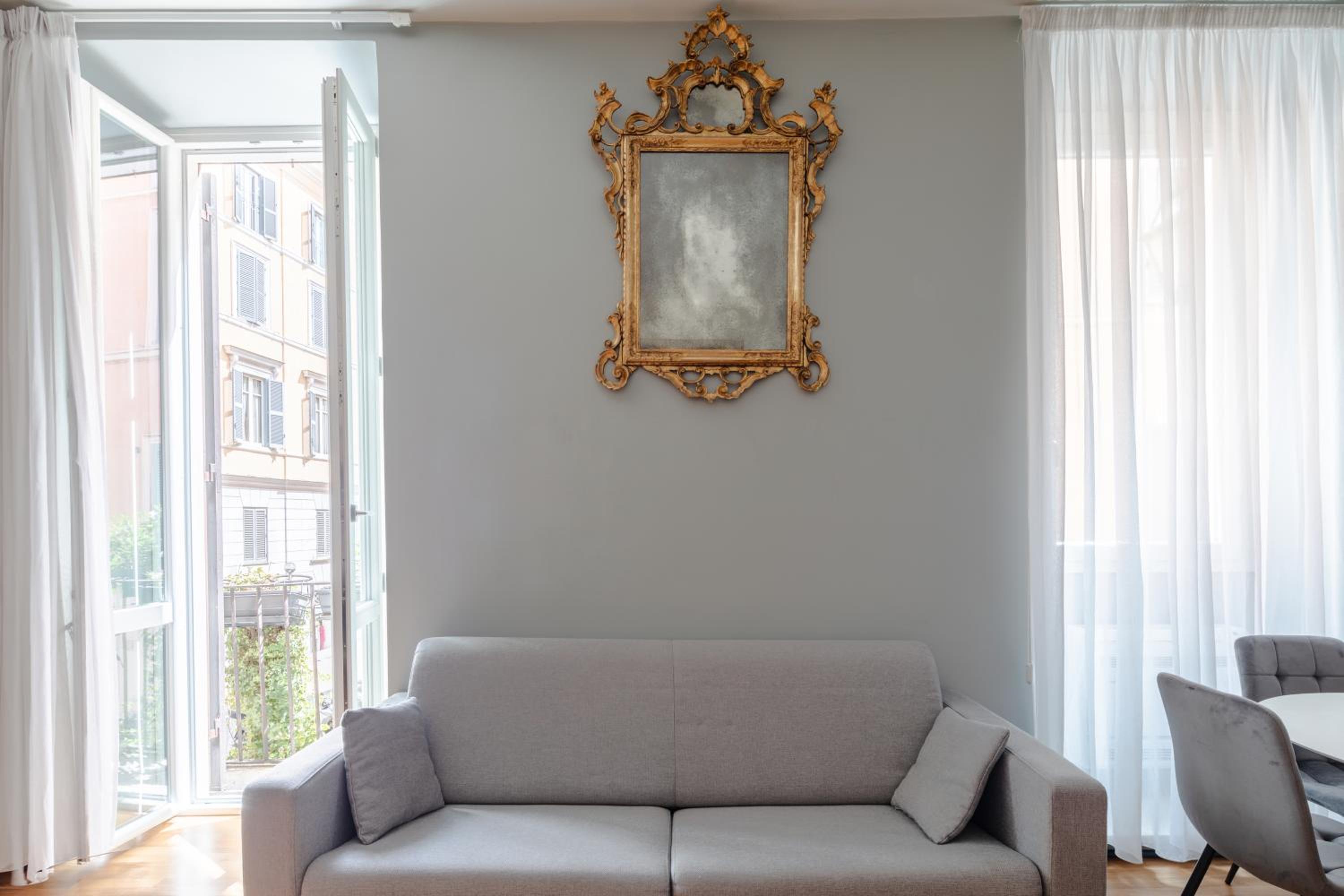 Fontanella Borghese Elegant & Beautiful Apartment