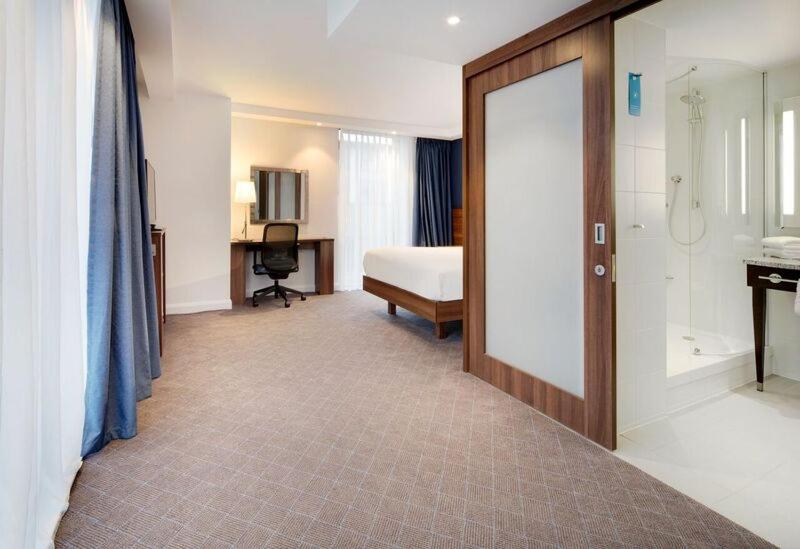 Dundee Vacations - Hampton by Hilton Dundee City Centre - Property Image 2