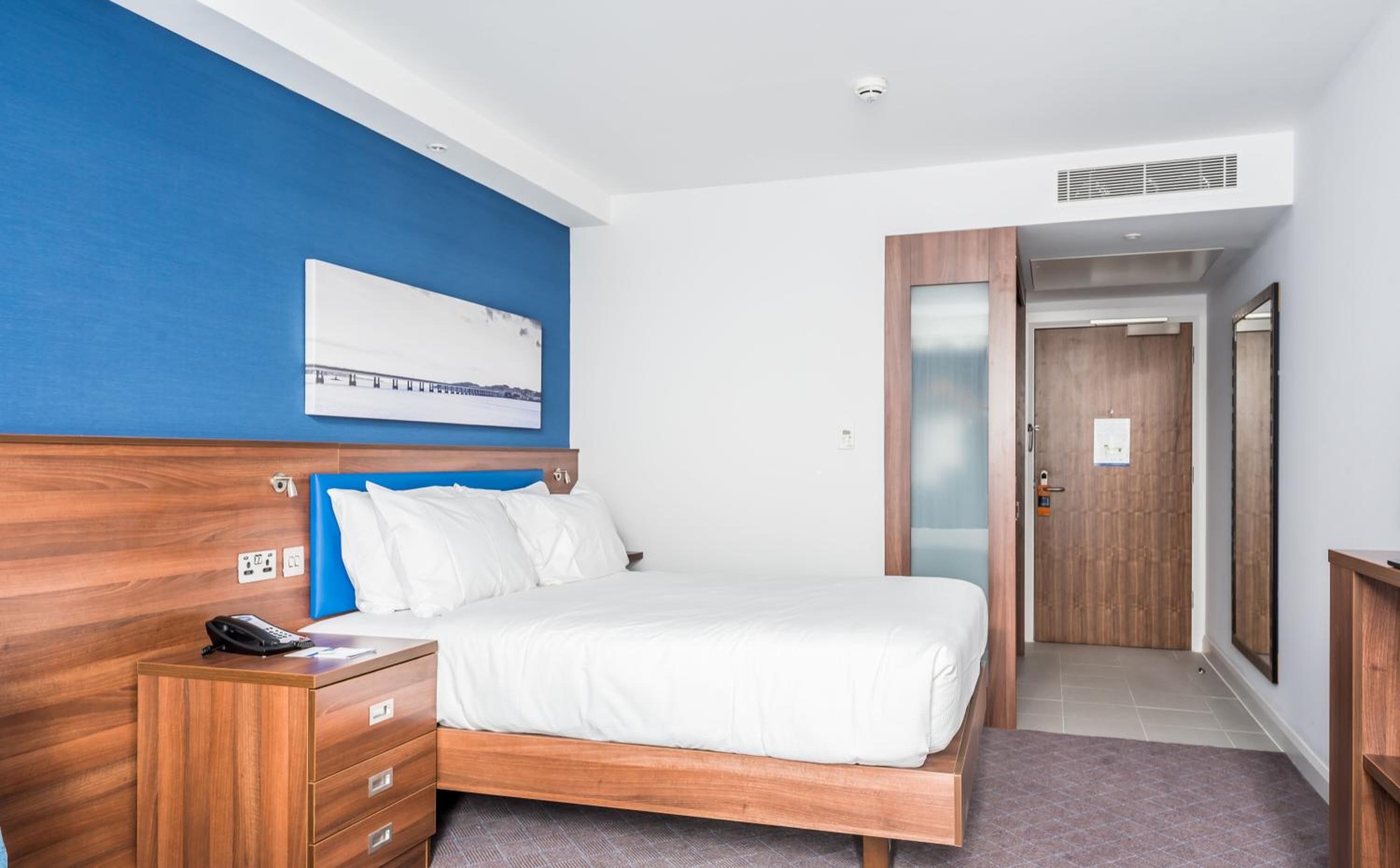 Dundee Vacations - Hampton by Hilton Dundee City Centre - Property Image 5