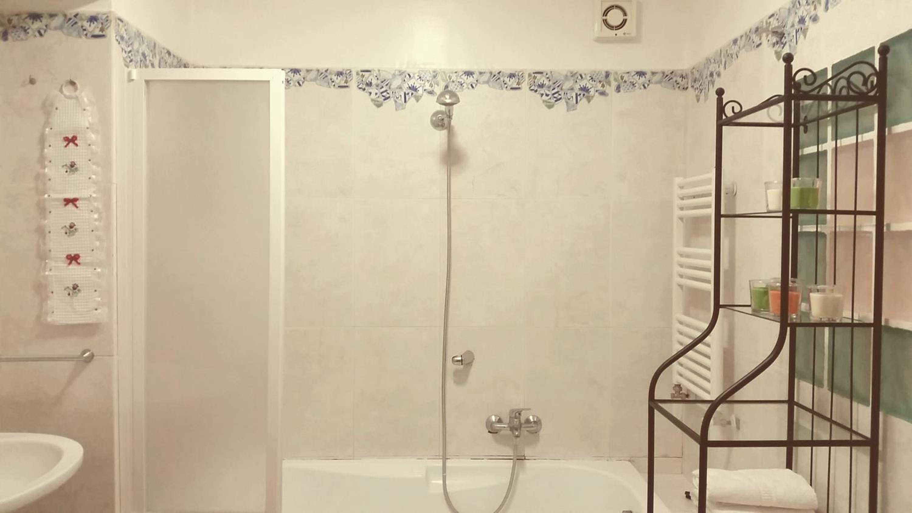 Napulè en Naples — bathroom