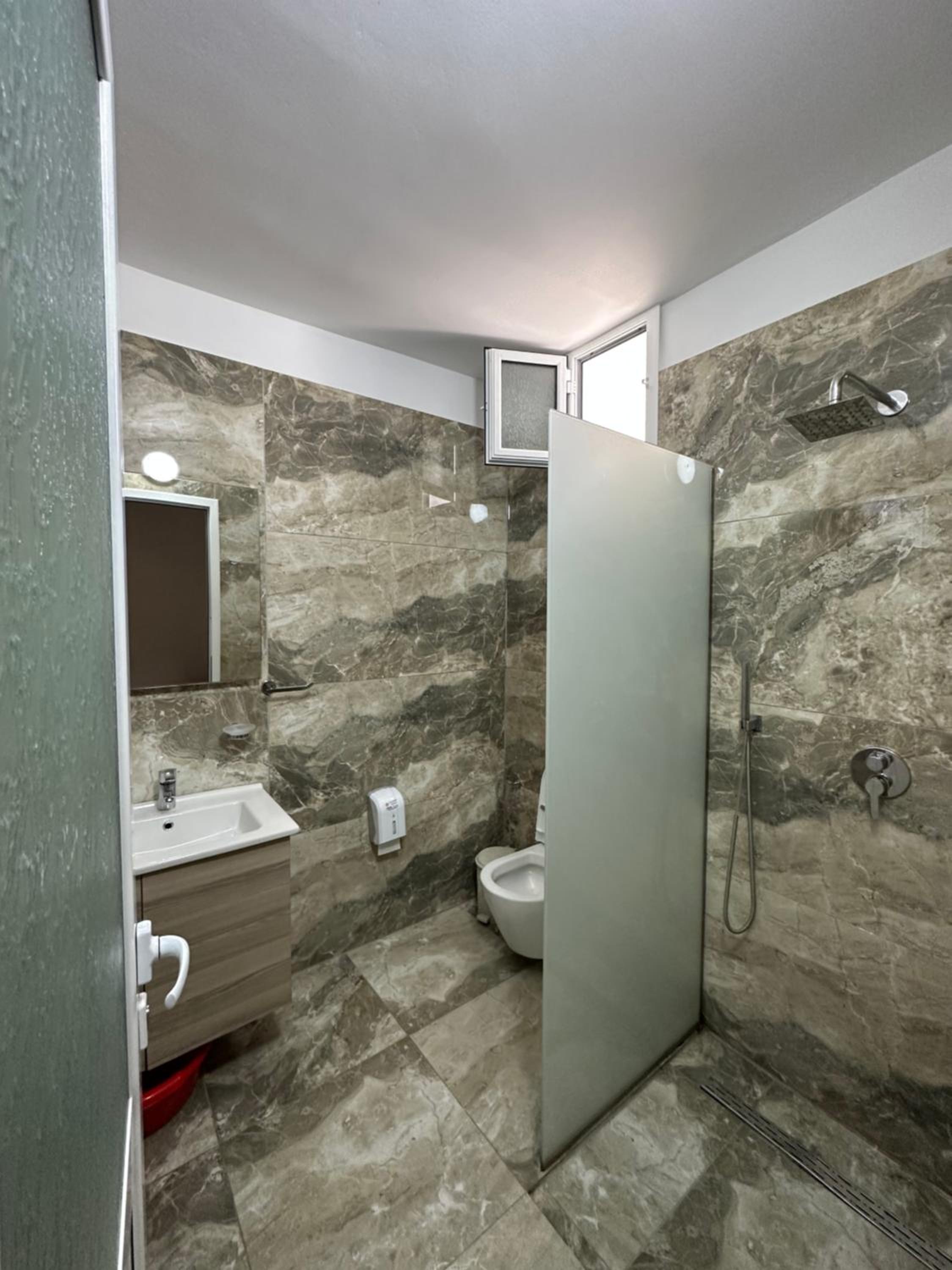 Jona Rooms