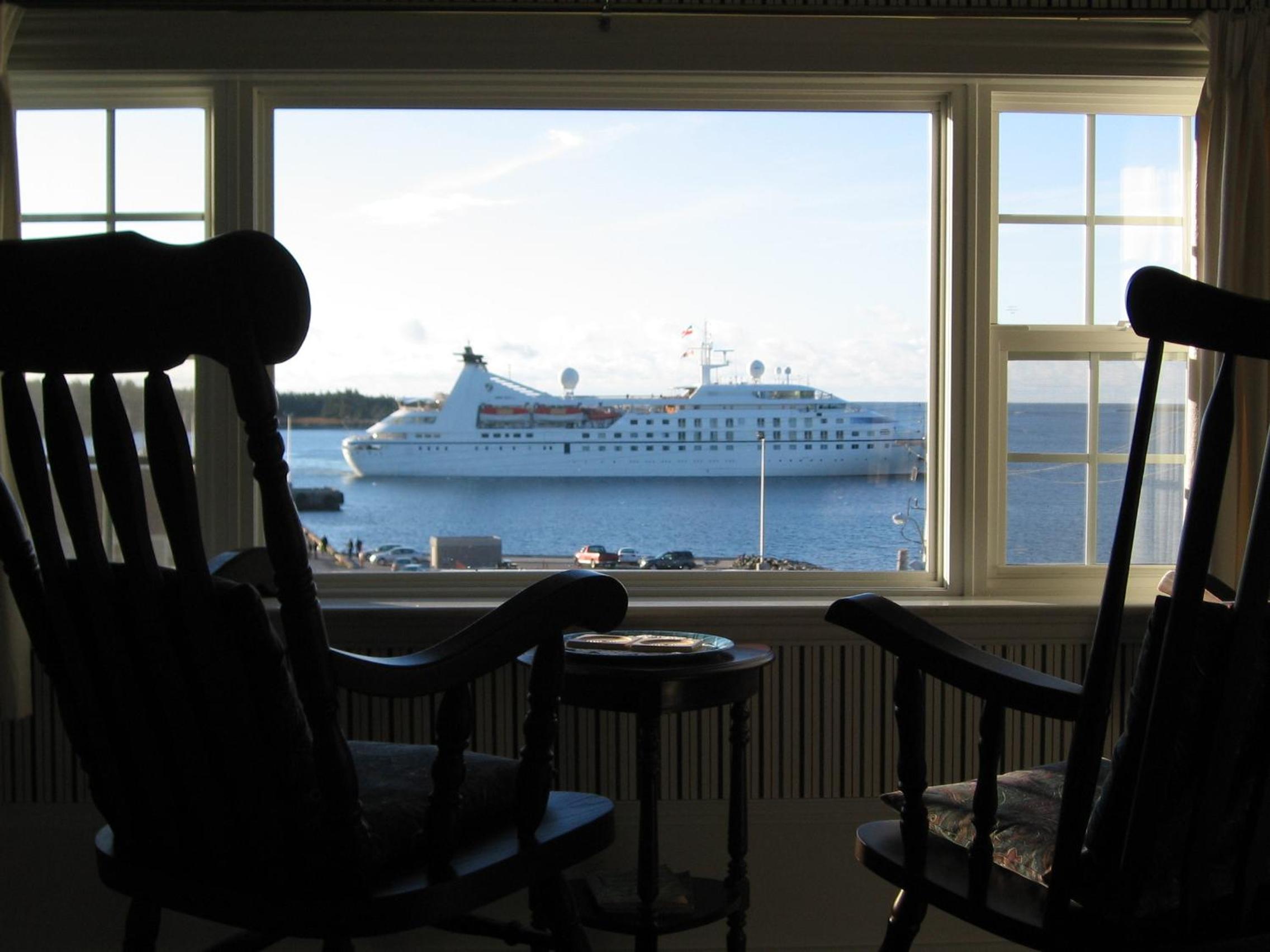 Louisbourg Harbour Inn