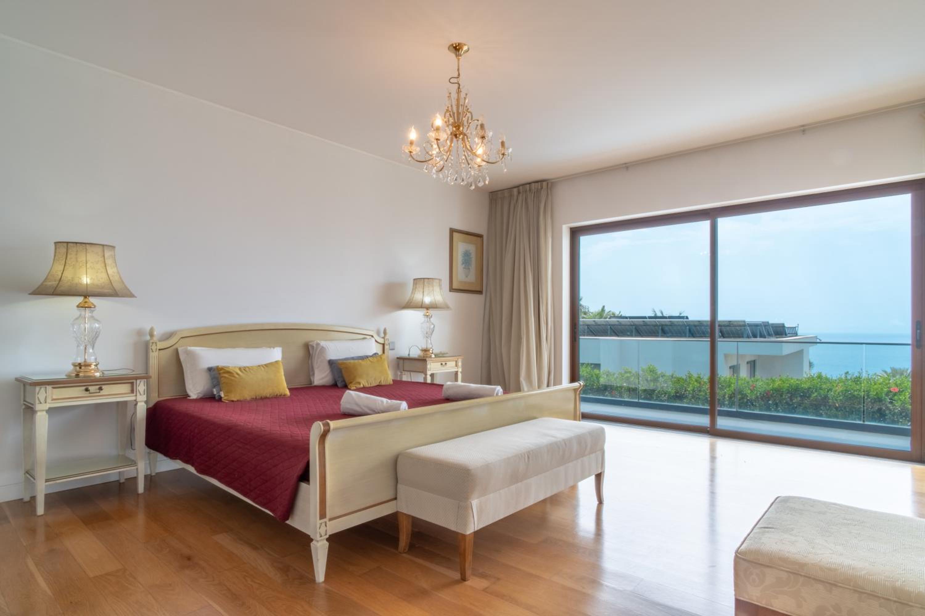 Star Villa with private heated pool in funchal view 5