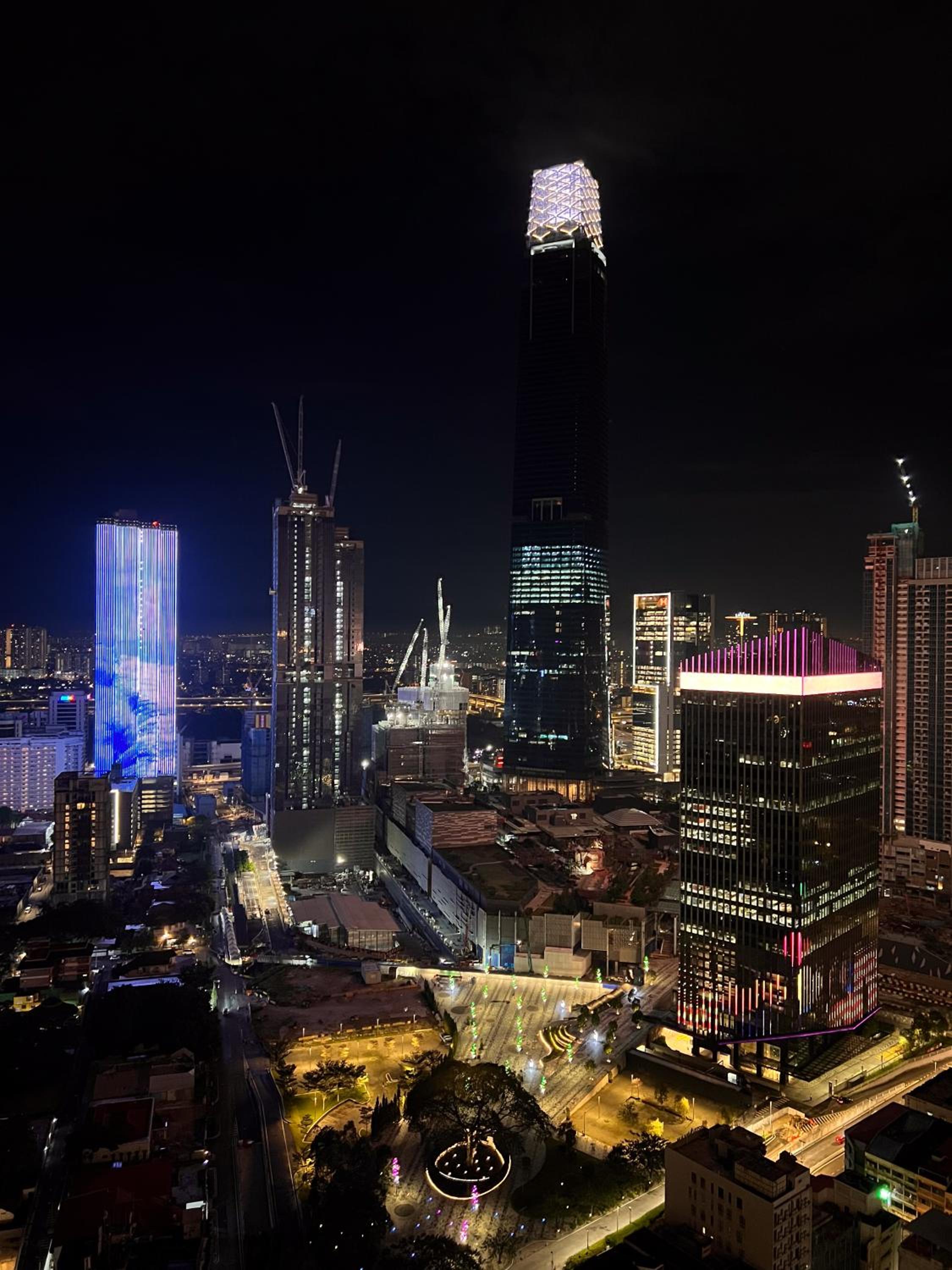 Infinity Pool KL view Axon residence Bukit Bintang Iconique