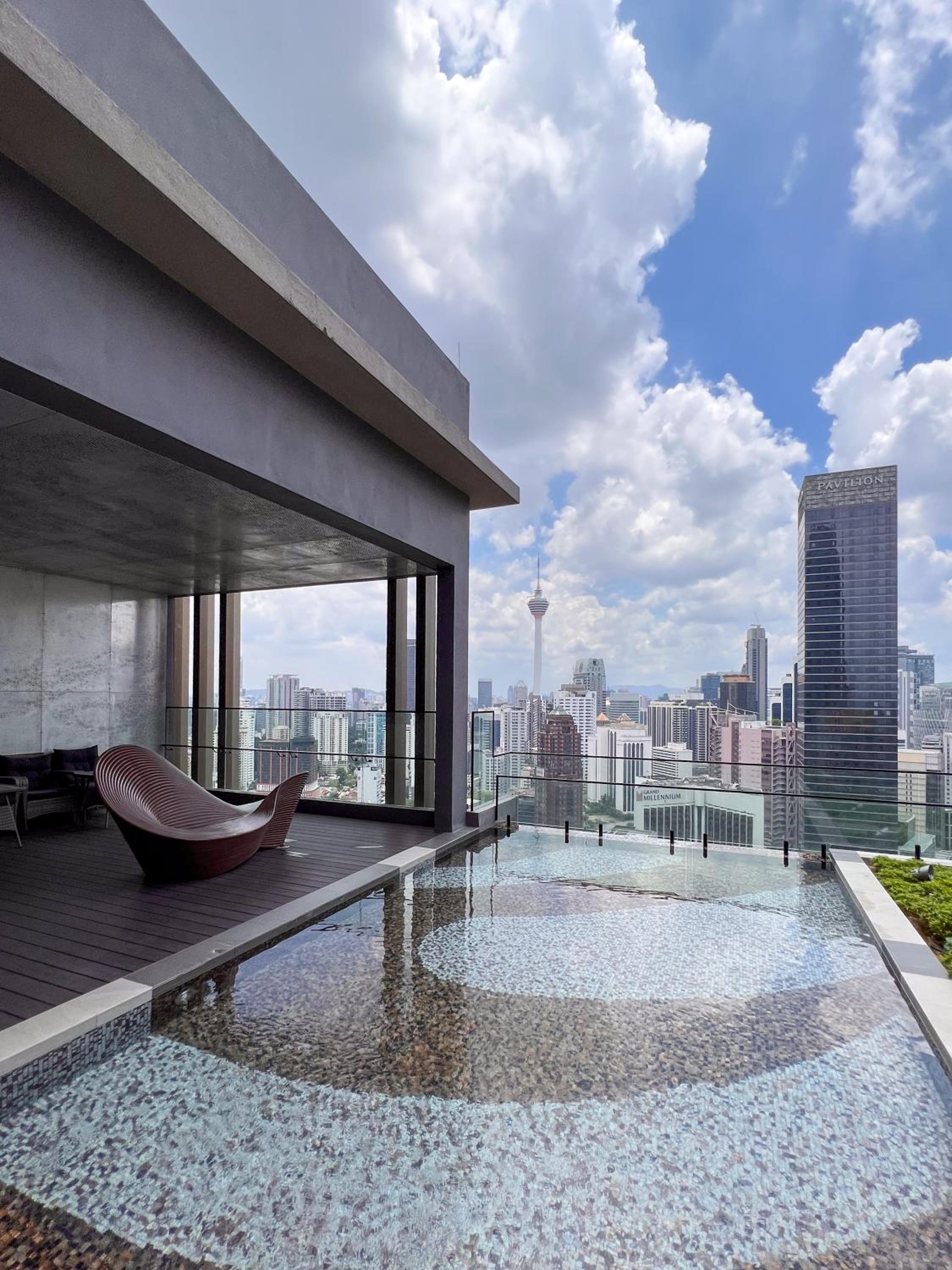 Infinity Pool KL view Axon residence Bukit Bintang Iconique