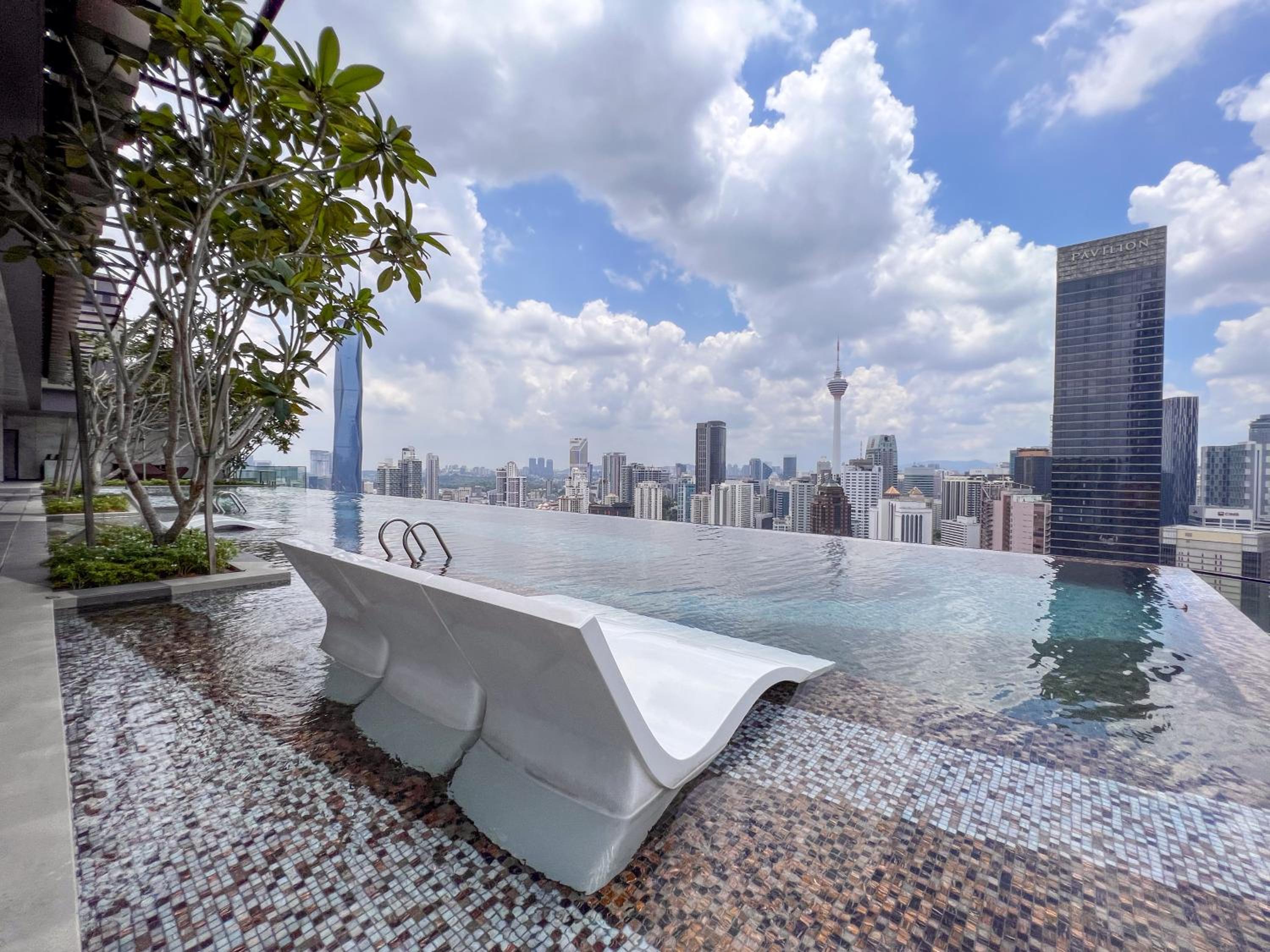 Infinity Pool KL view Axon residence Bukit Bintang Iconique