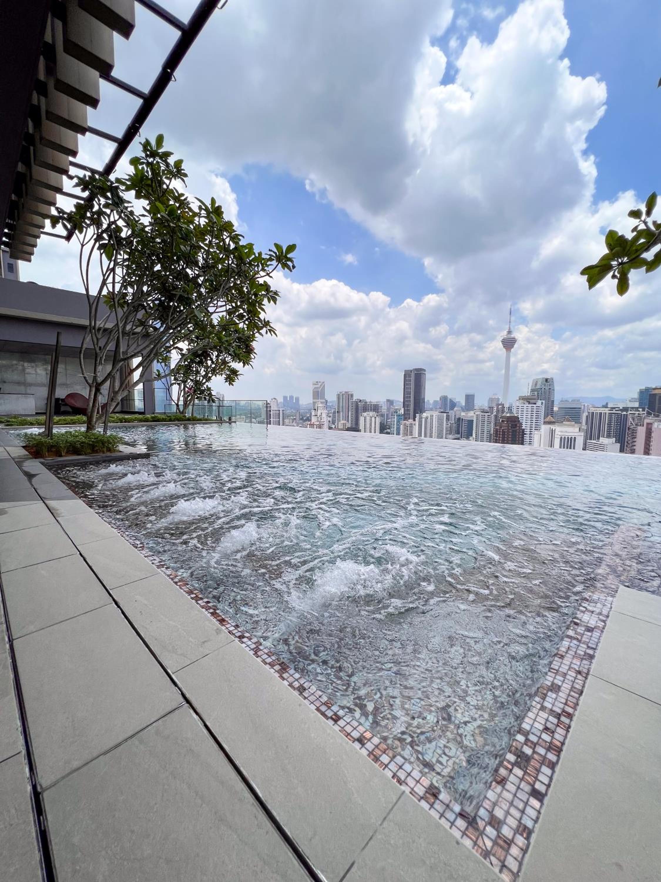 Infinity Pool KL view Axon residence Bukit Bintang Iconique