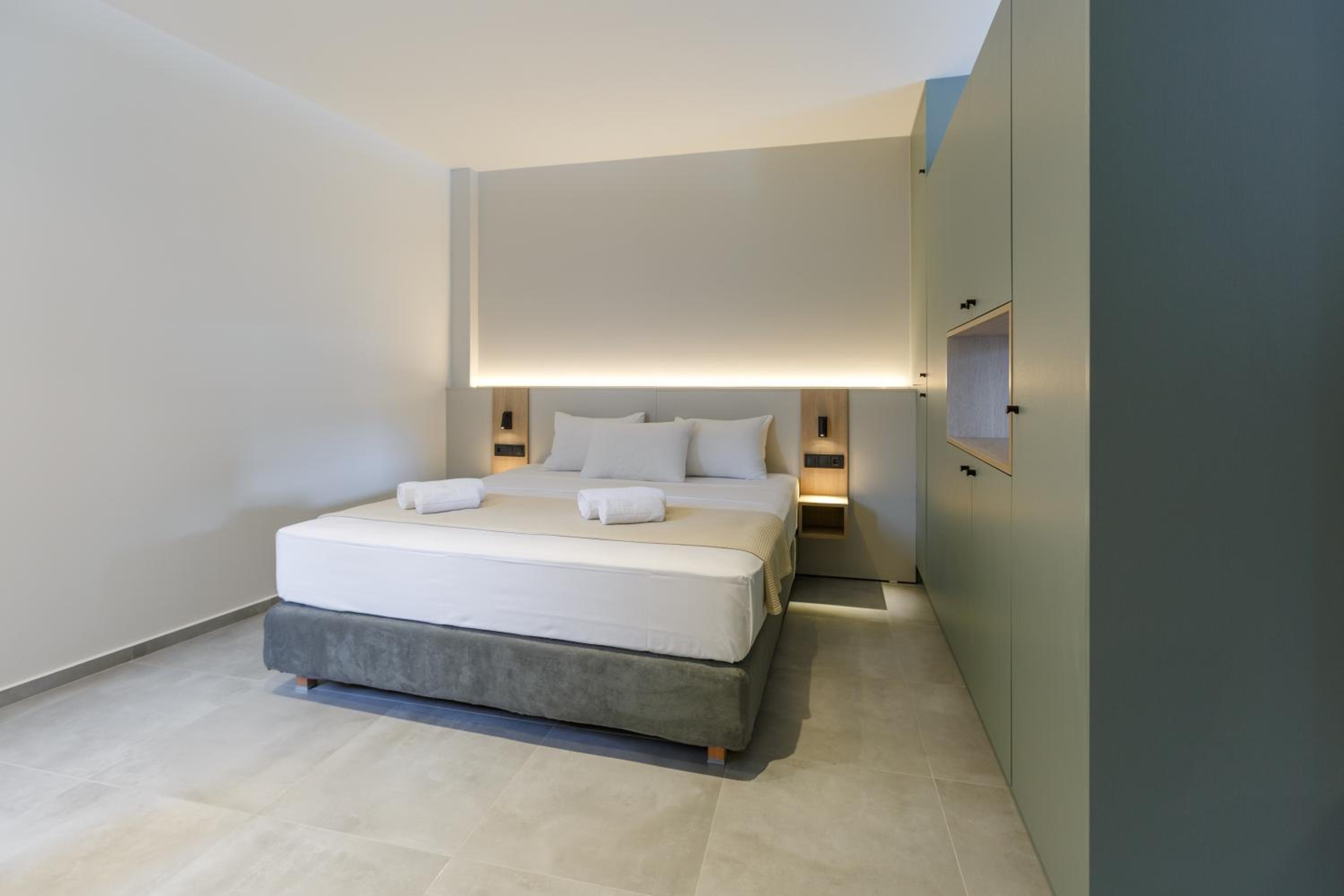 Studio w/king size bed near the Heart of Kalamata