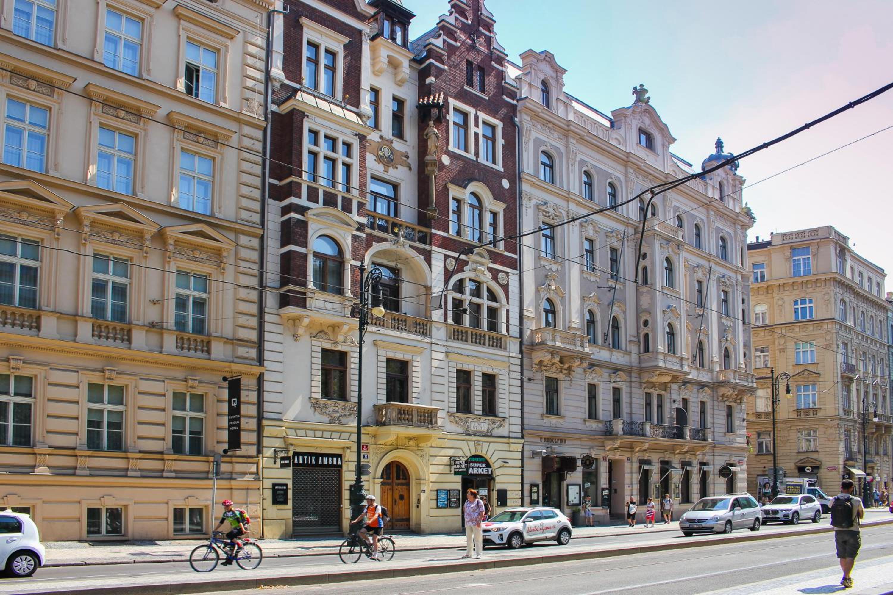 Art House Apartments by Adrez