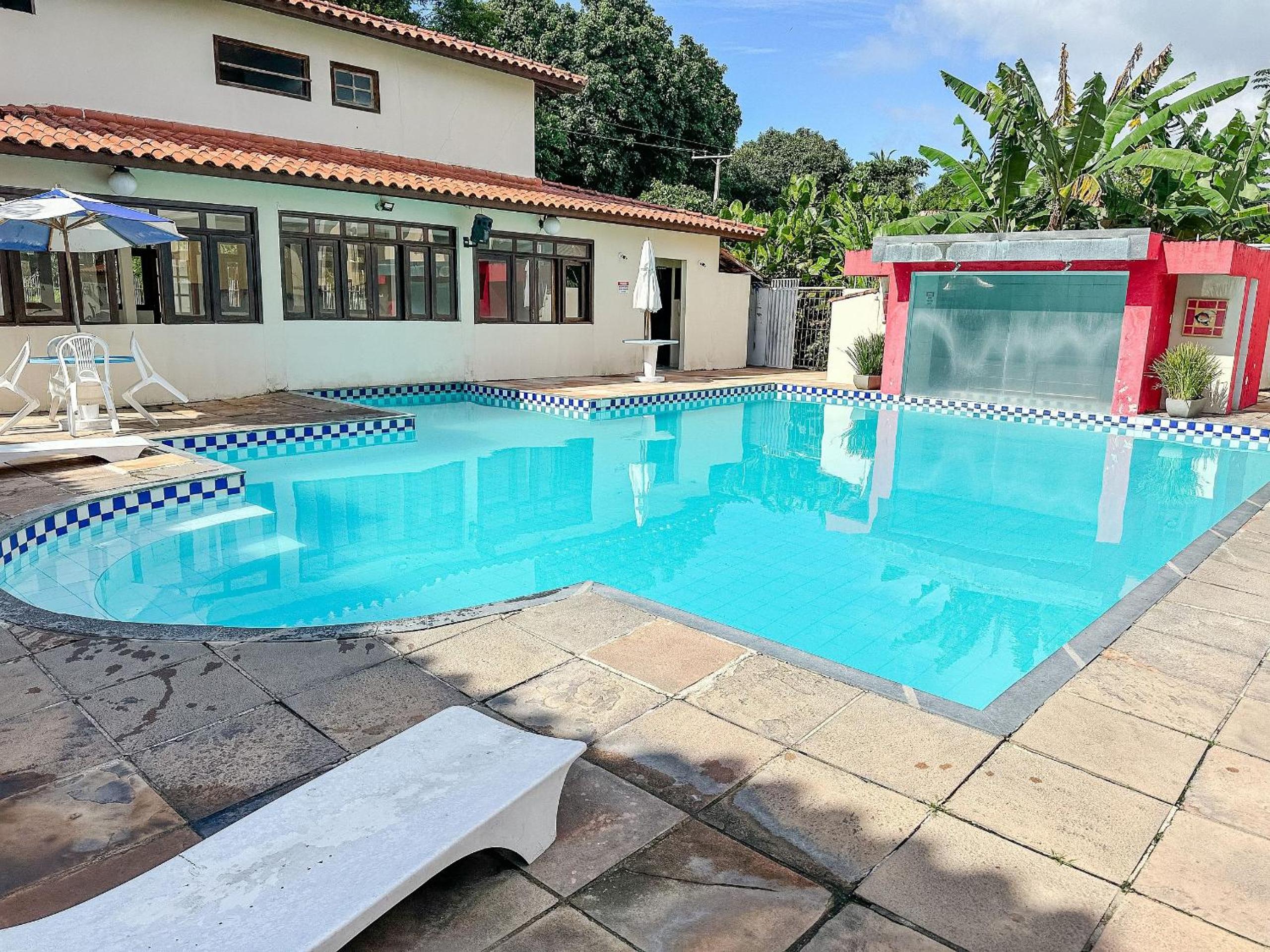Casas com 2 ou 3 suítes (todas com ar split), com internet privativa 300MBPSno Residencial Nazareth, localizado a aproximadamente 80m da praia de Taperapuã