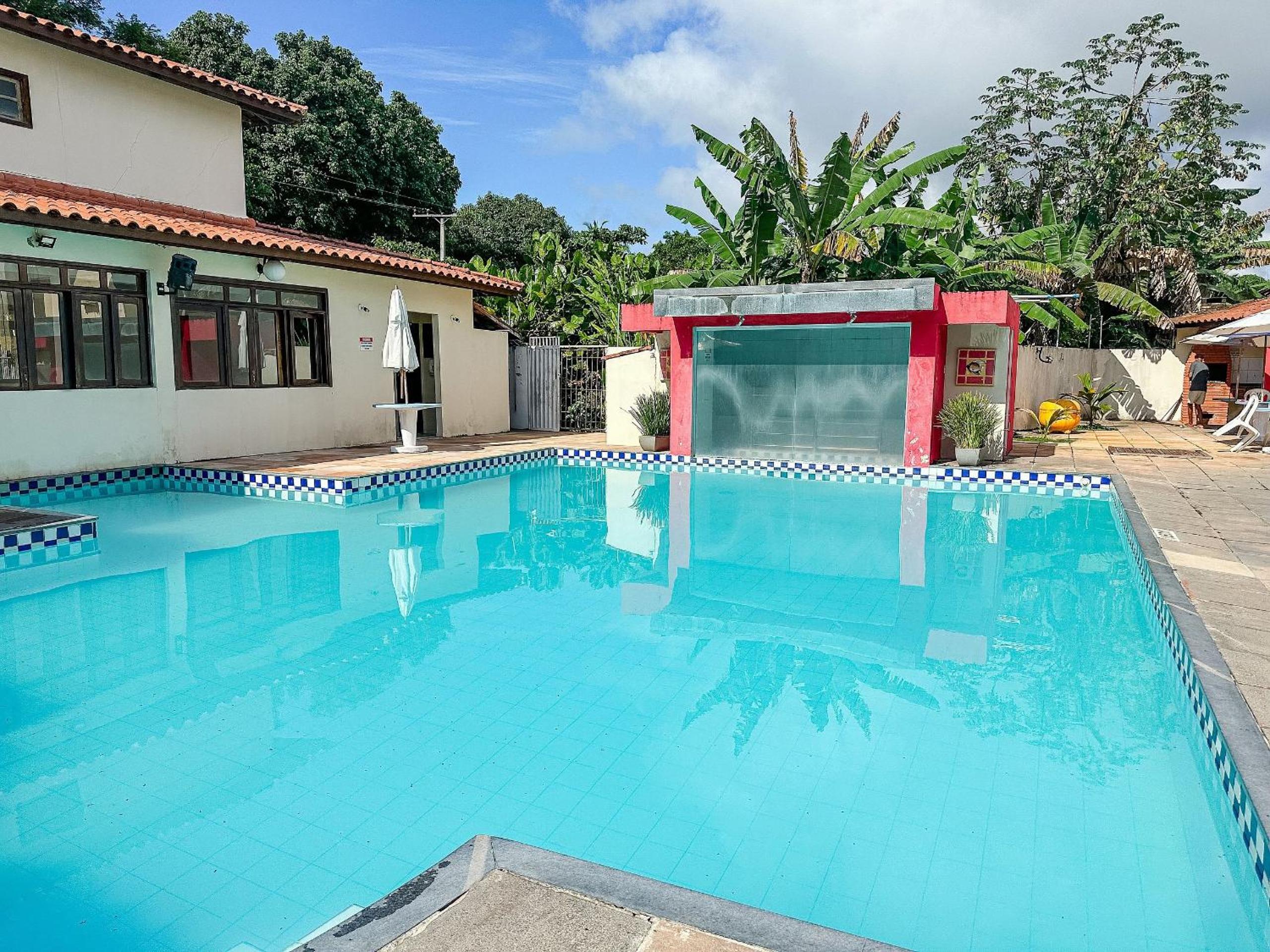 Casas com 2 ou 3 suítes (todas com ar split), com internet privativa 300MBPSno Residencial Nazareth, localizado a aproximadamente 80m da praia de Taperapuã
