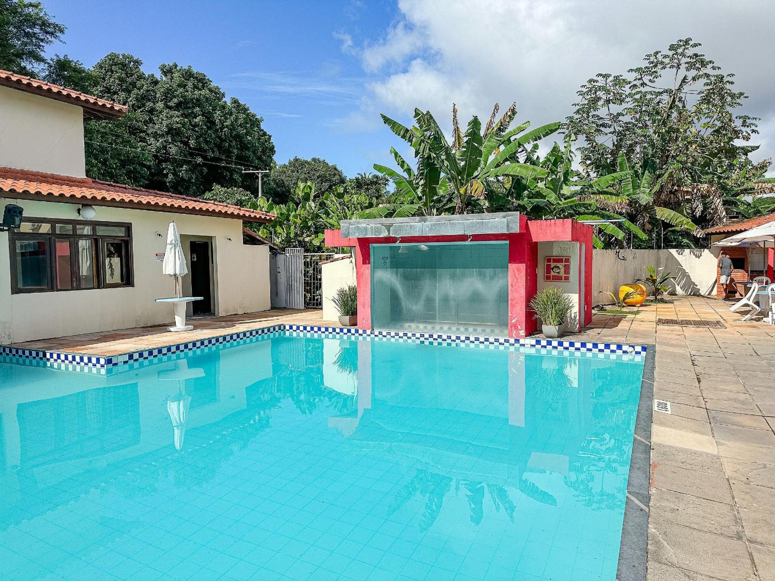 Casas com 2 ou 3 suítes (todas com ar split), com internet privativa 300MBPSno Residencial Nazareth, localizado a aproximadamente 80m da praia de Taperapuã