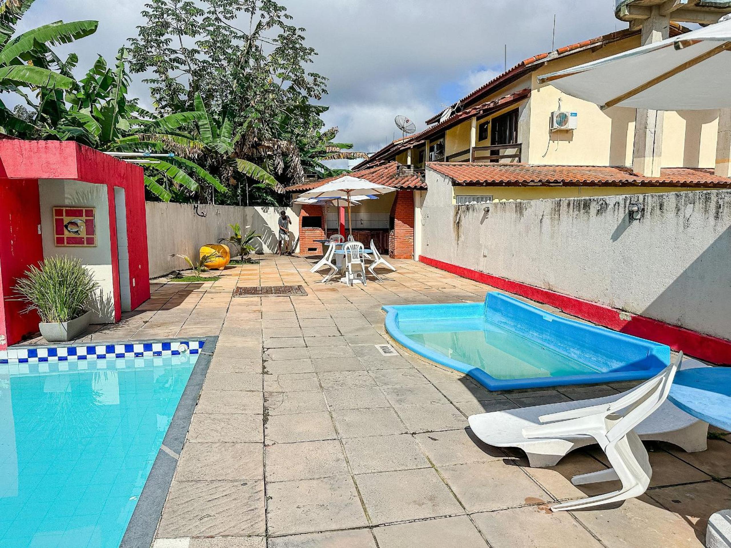 Casas com 2 ou 3 suítes (todas com ar split), com internet privativa 300MBPSno Residencial Nazareth, localizado a aproximadamente 80m da praia de Taperapuã