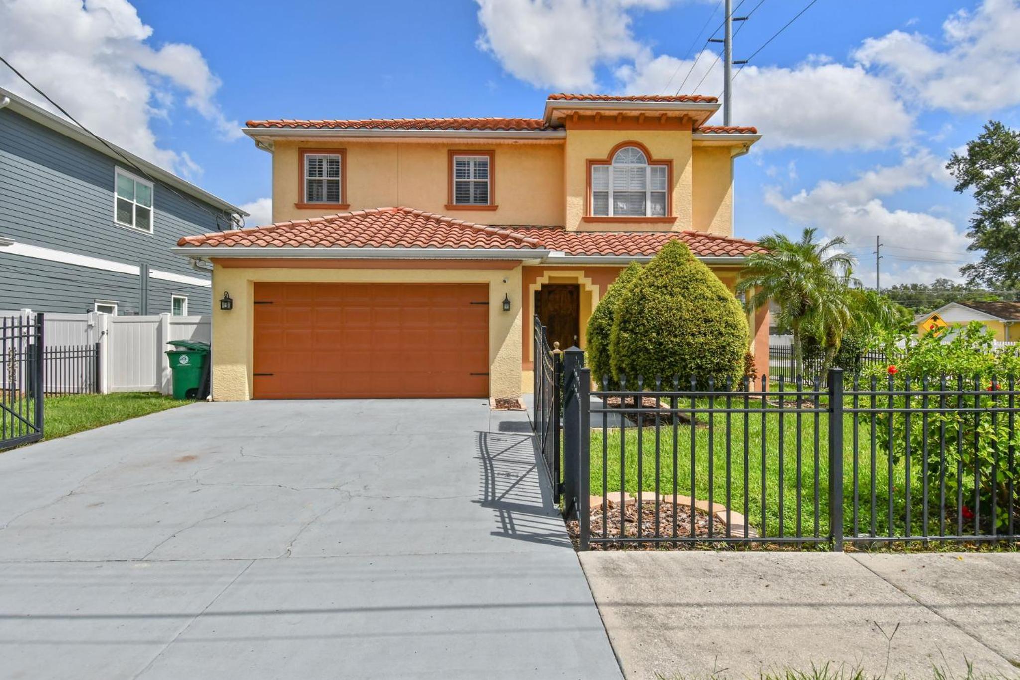 Private HomeGameRoom, 4br35bth, Sleep 12 view 2