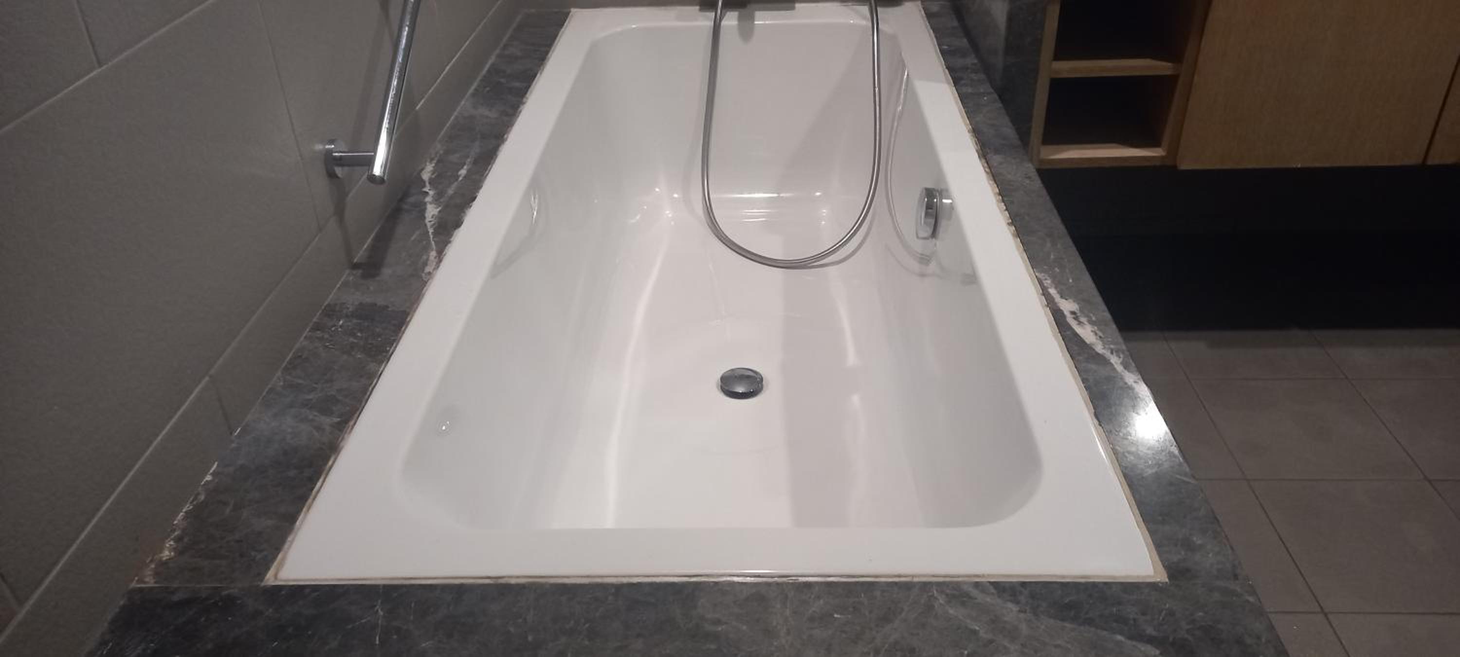 Cozy Apartment with Jacuzzi and Sauna at 188 Suites Klcc