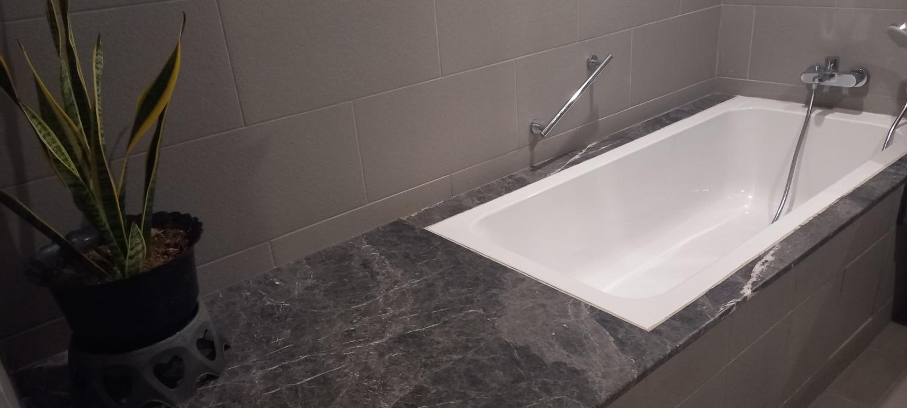 Cozy Apartment with Jacuzzi and Sauna at 188 Suites Klcc