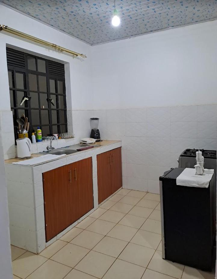 Lovely one bedroom airbb in THIKA with WiFi ,ample parking-next to the road view 4