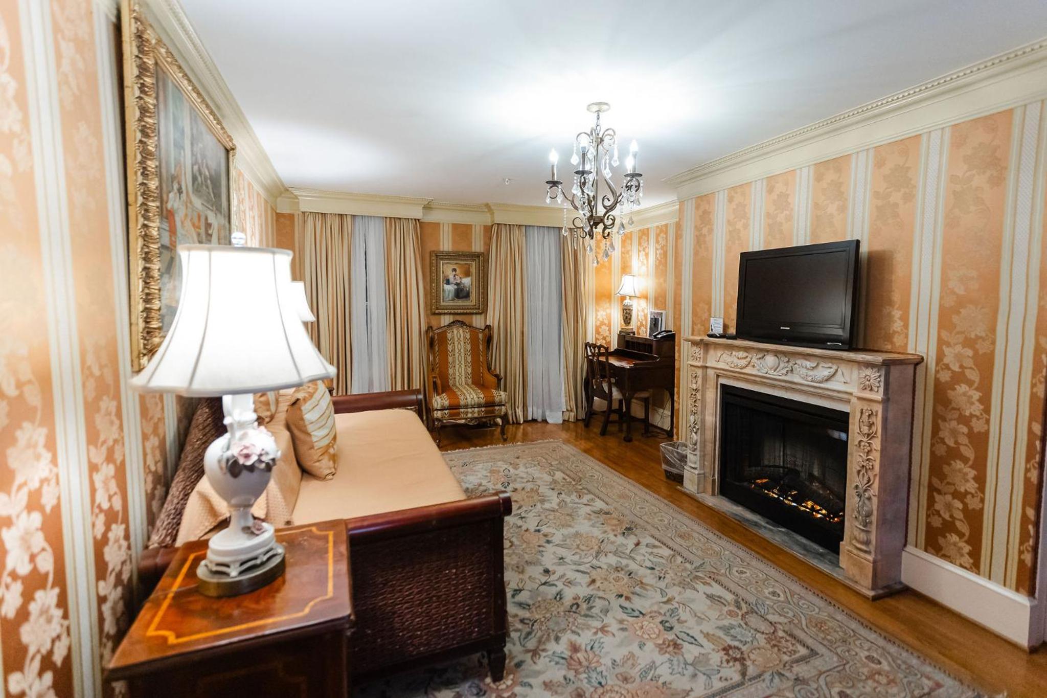 1840s Carrollton Inn