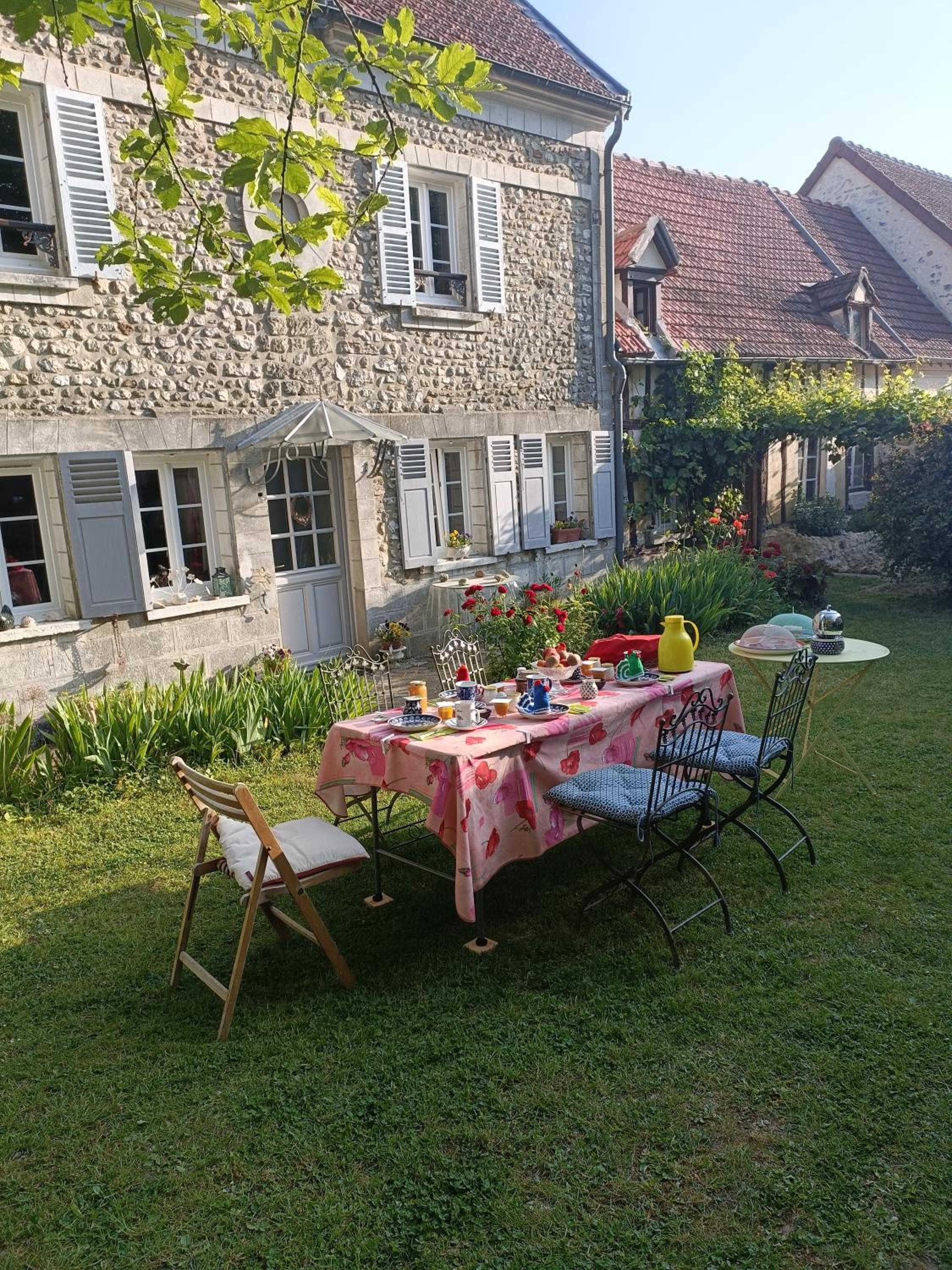 Avenue du Château view 4