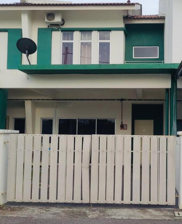 Andra Homestay KLIA,13 mins to KLIA ,Self Check-in,Free WiFi & Parking,Family Friendly photo 2